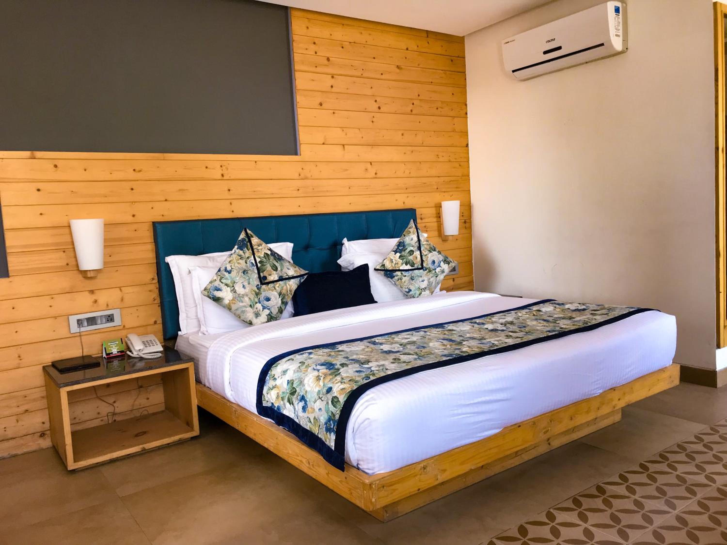 Winter Green Premium Room - Photo 8