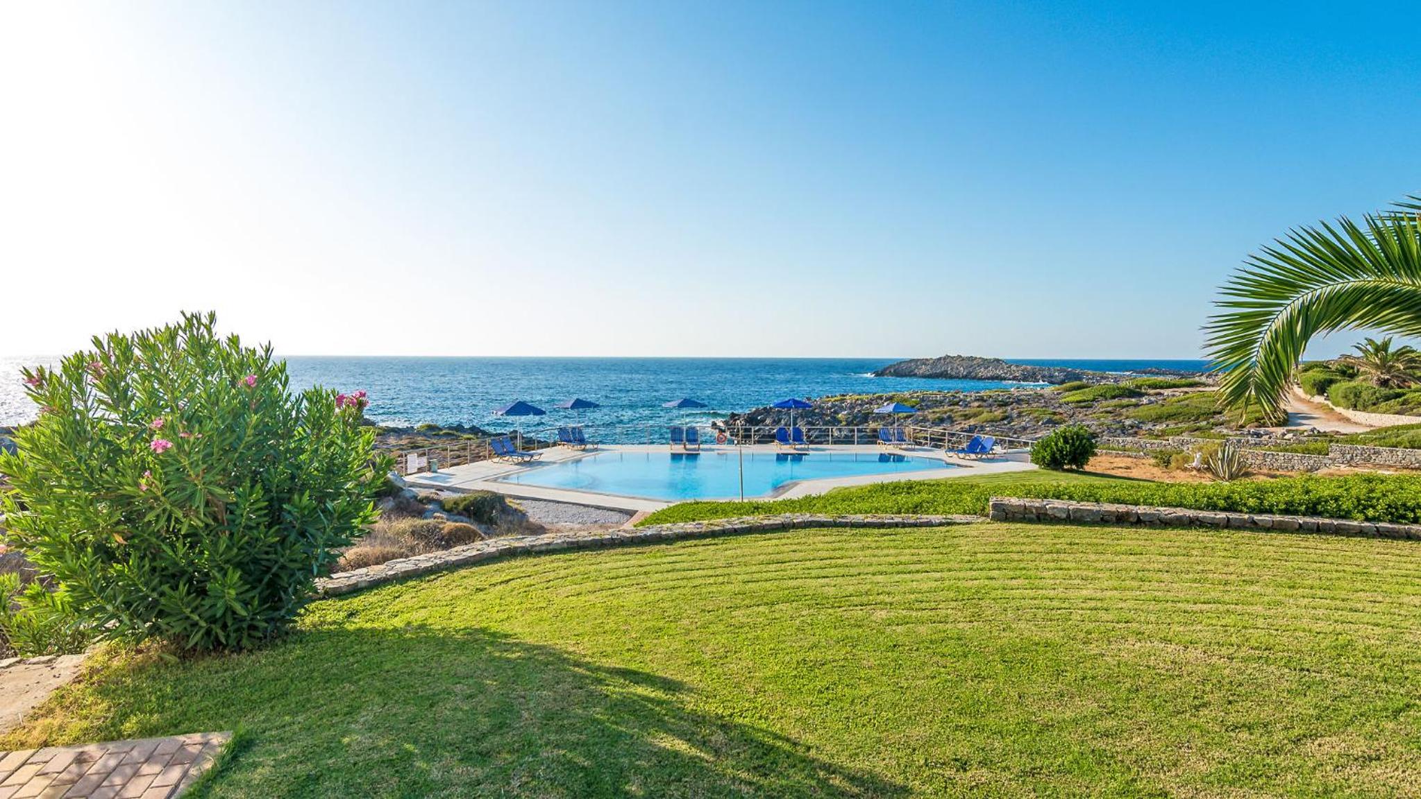 Two-Bedroom Apartment with Terrace and Sea View photo 2
