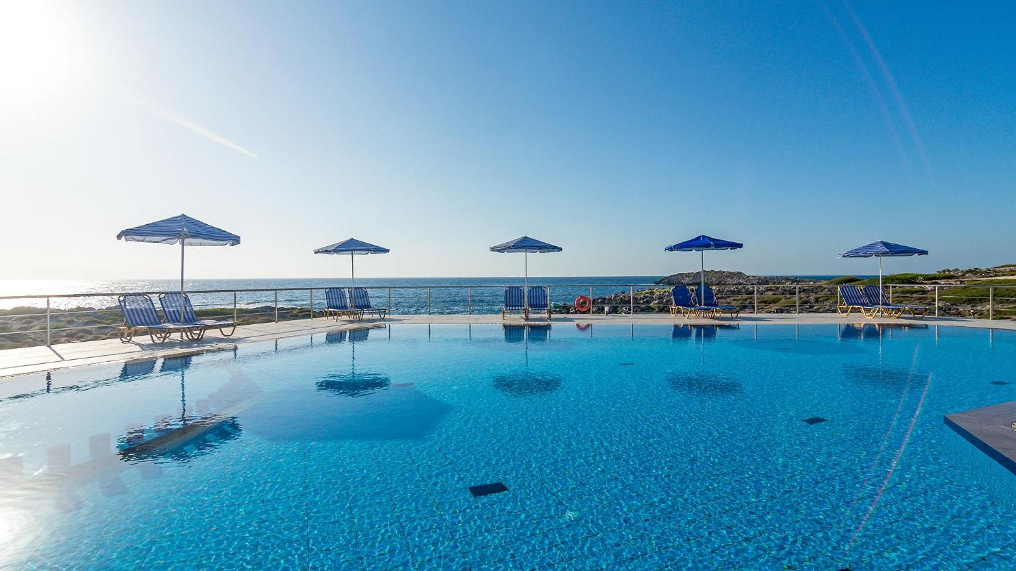 Two-Bedroom Apartment with Terrace and Sea View photo 3