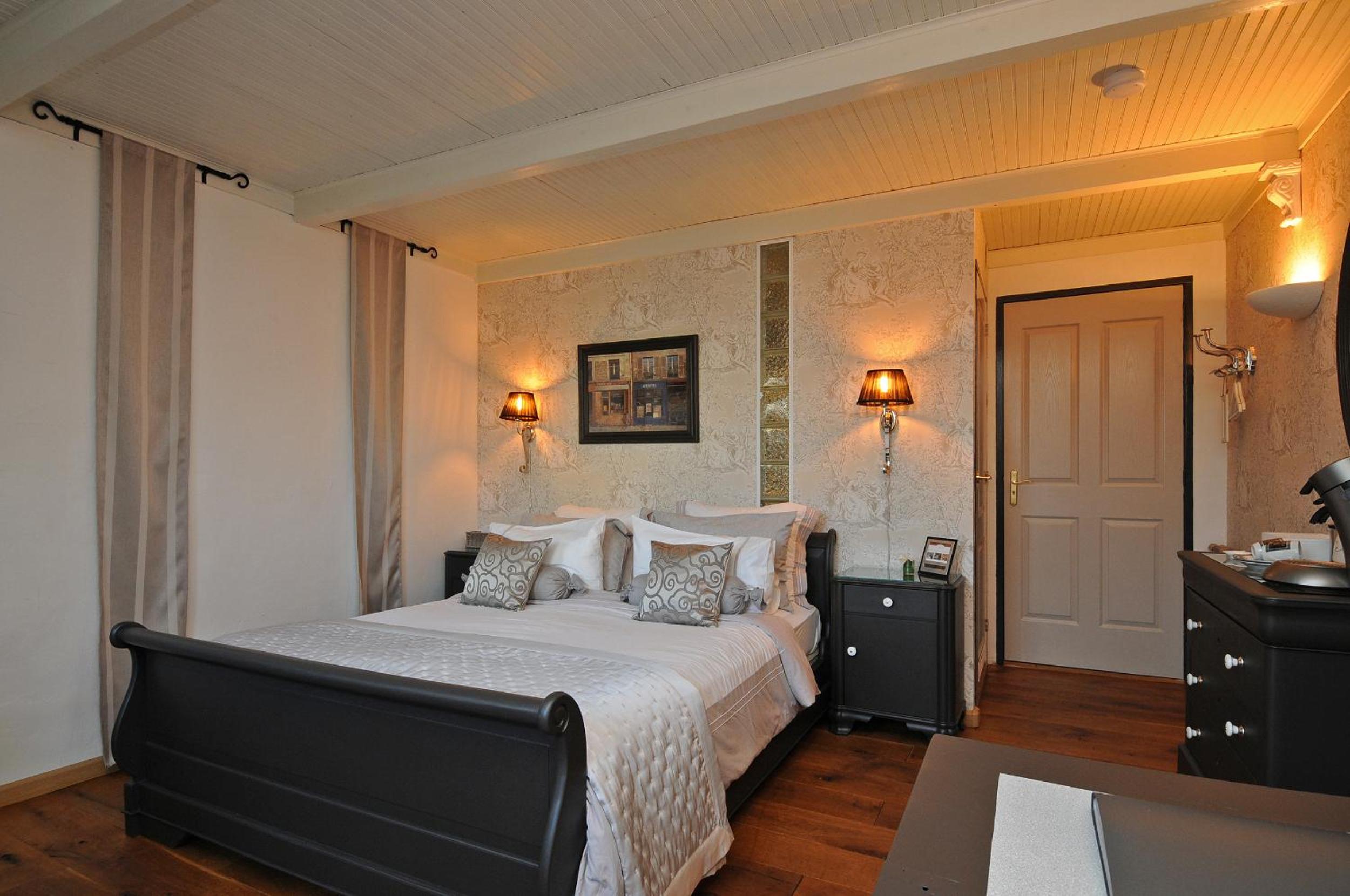 Double Room with Shower photo 2