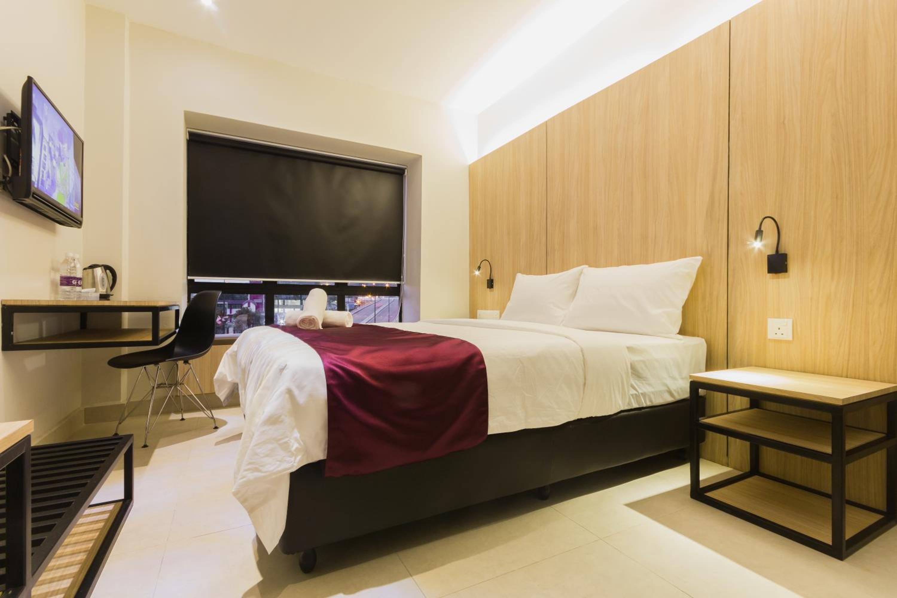 Deluxe Queen Room