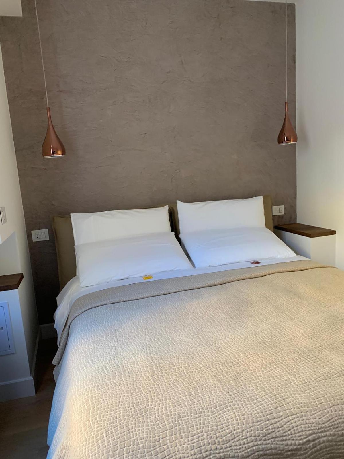 Small Double Room - Photo 17