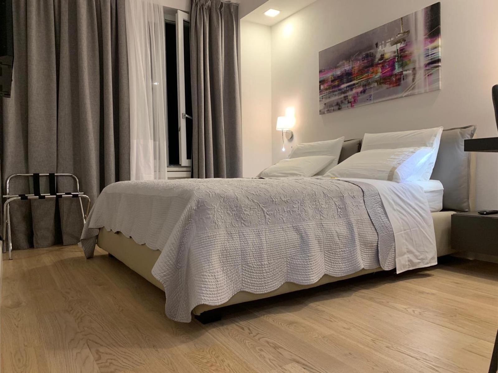 Deluxe Room - Photo 15