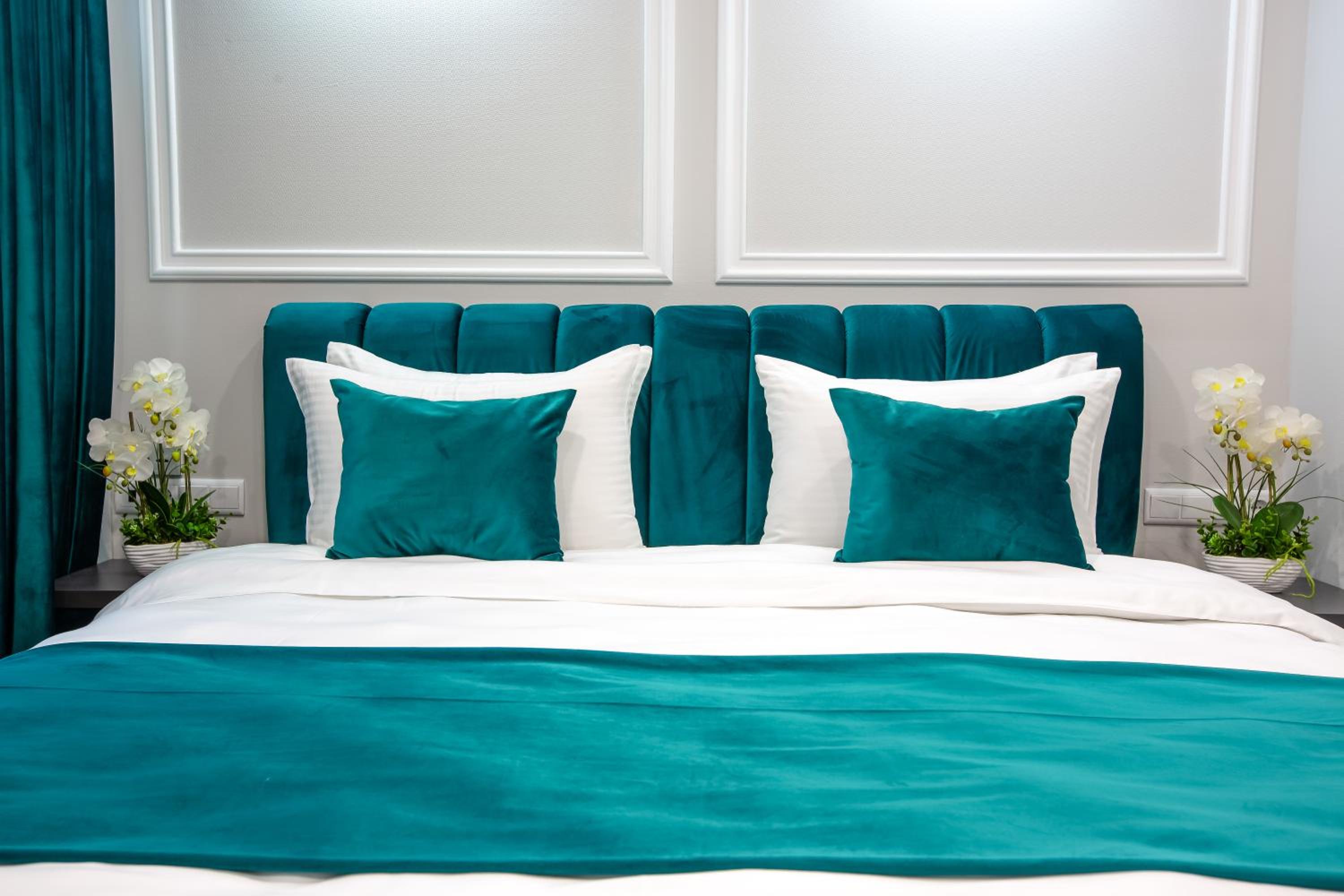Standard Double Room - Photo 11