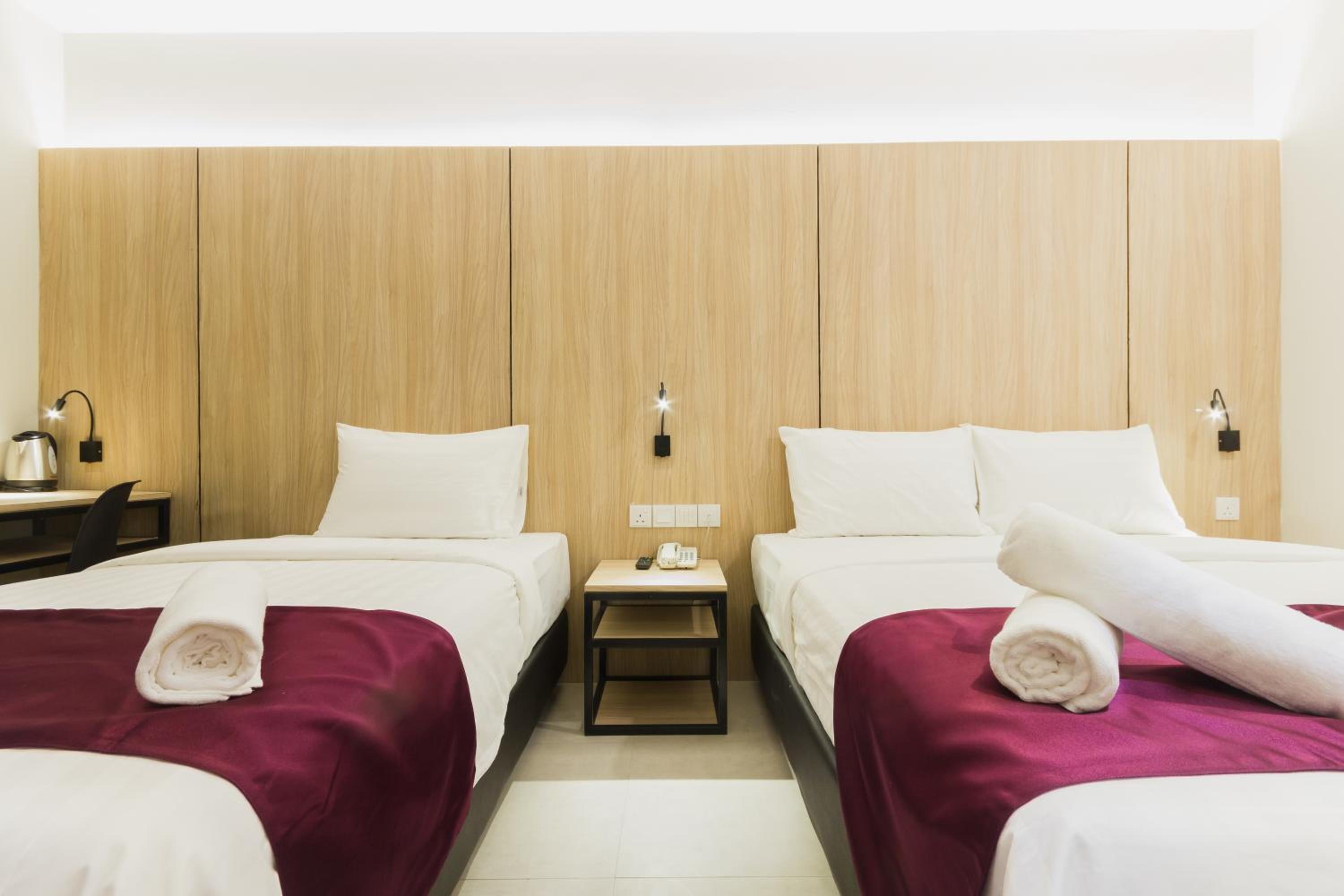 Family Room - Photo 4