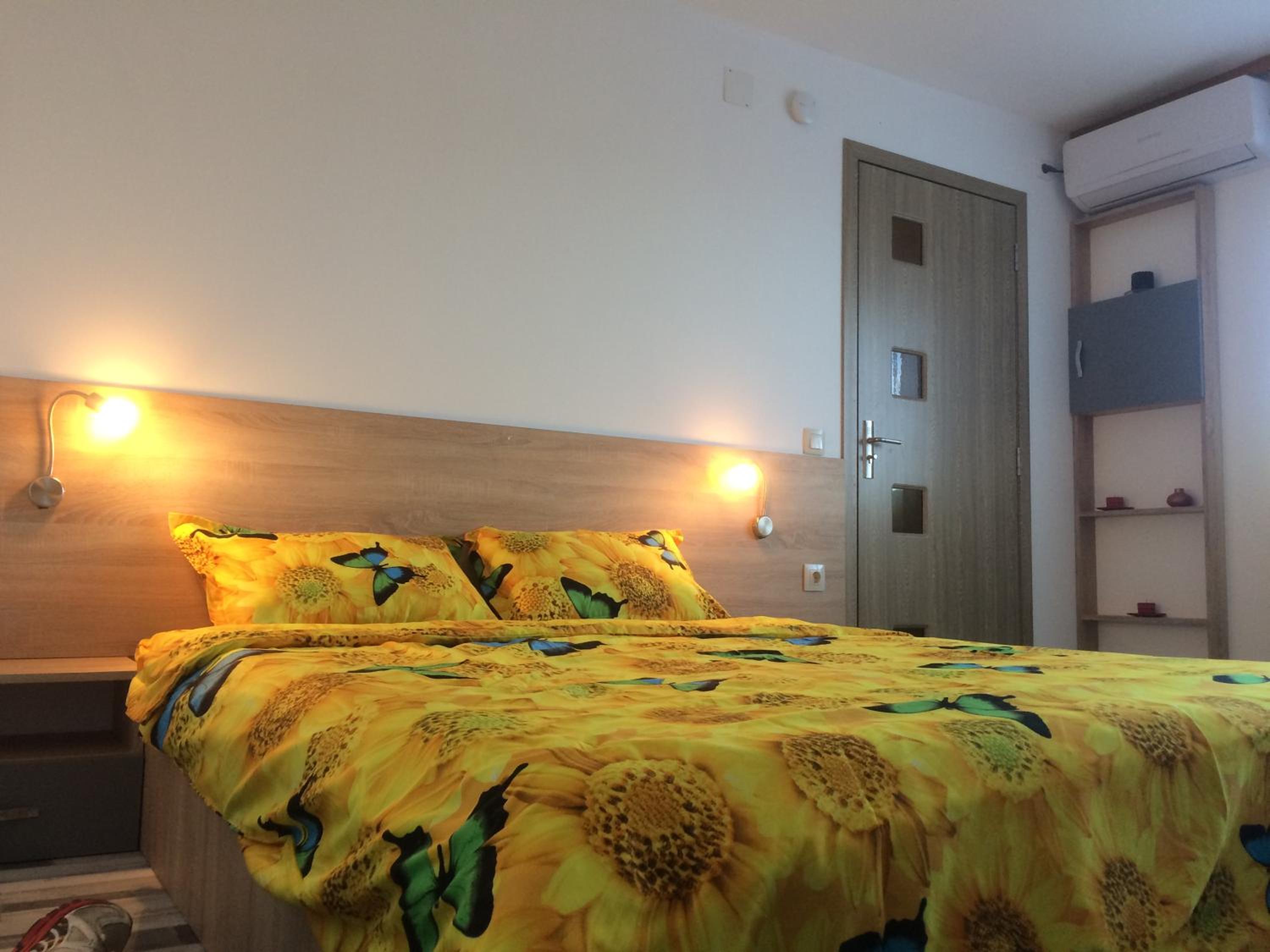 One-Bedroom Apartment photo 2