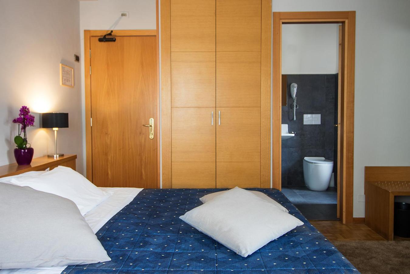Double or Twin Room photo 2