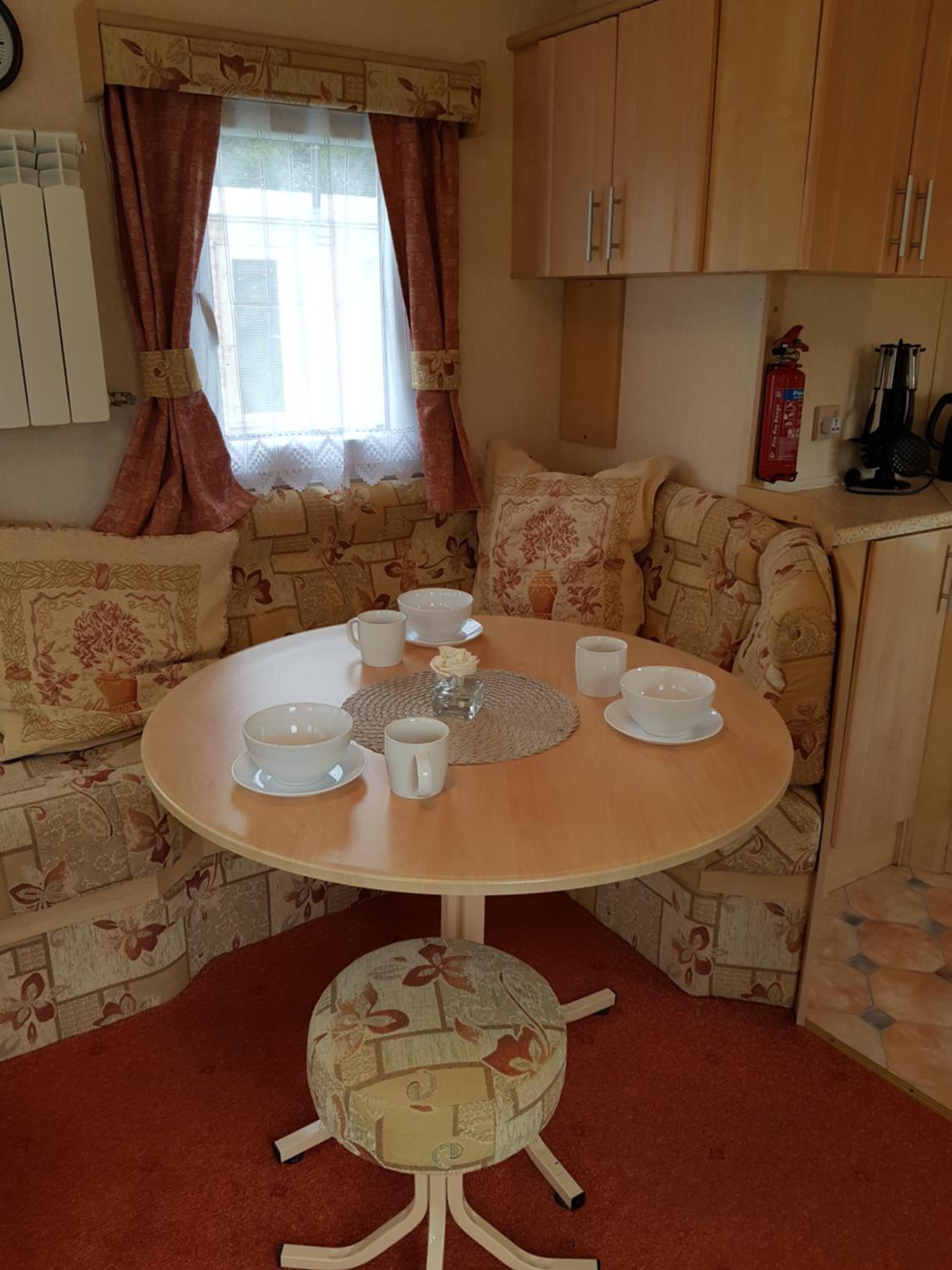 Mobile Home photo 3