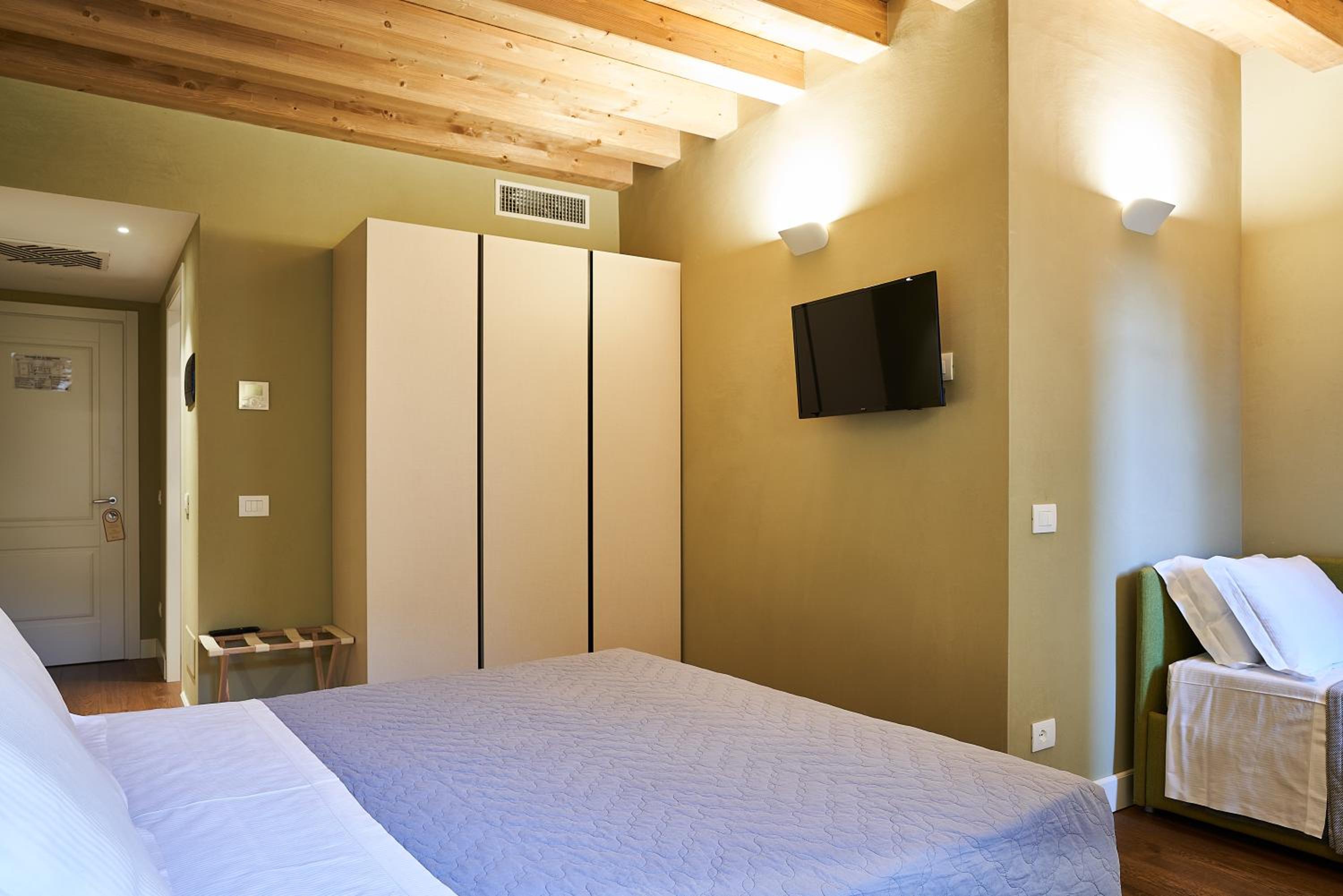 Double Room - Photo 1