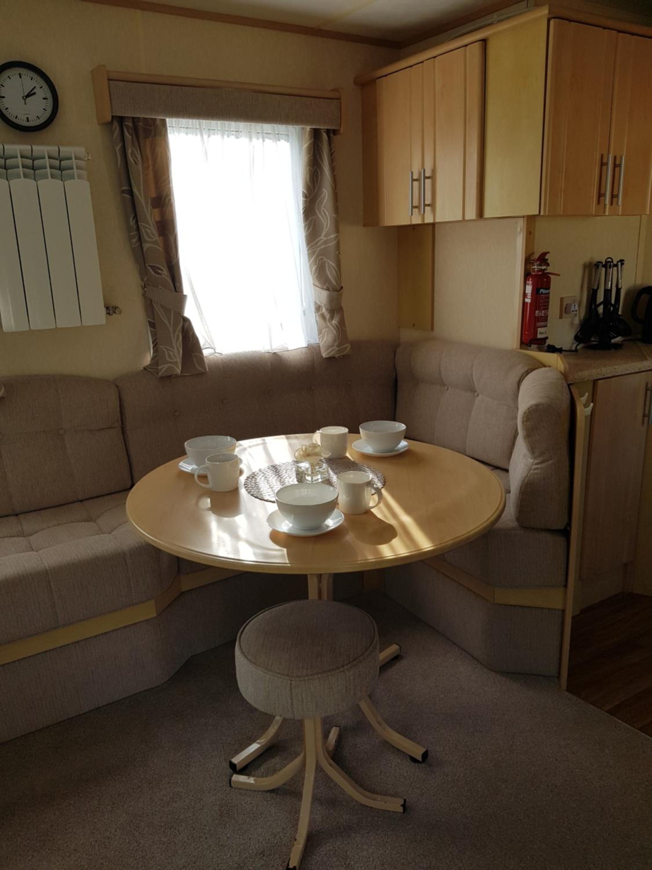 Mobile Home photo 3