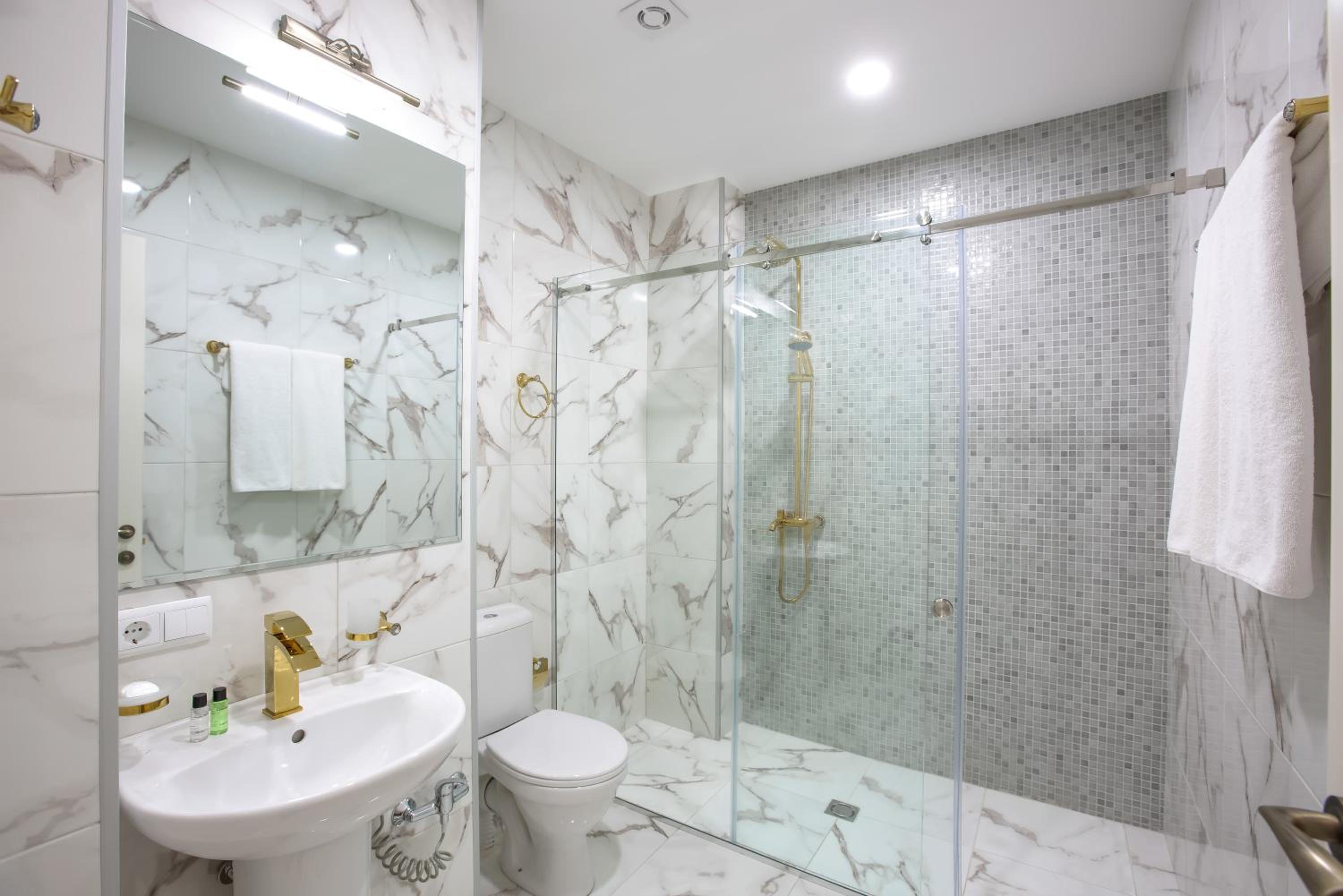 Standard Double Room - Photo 1