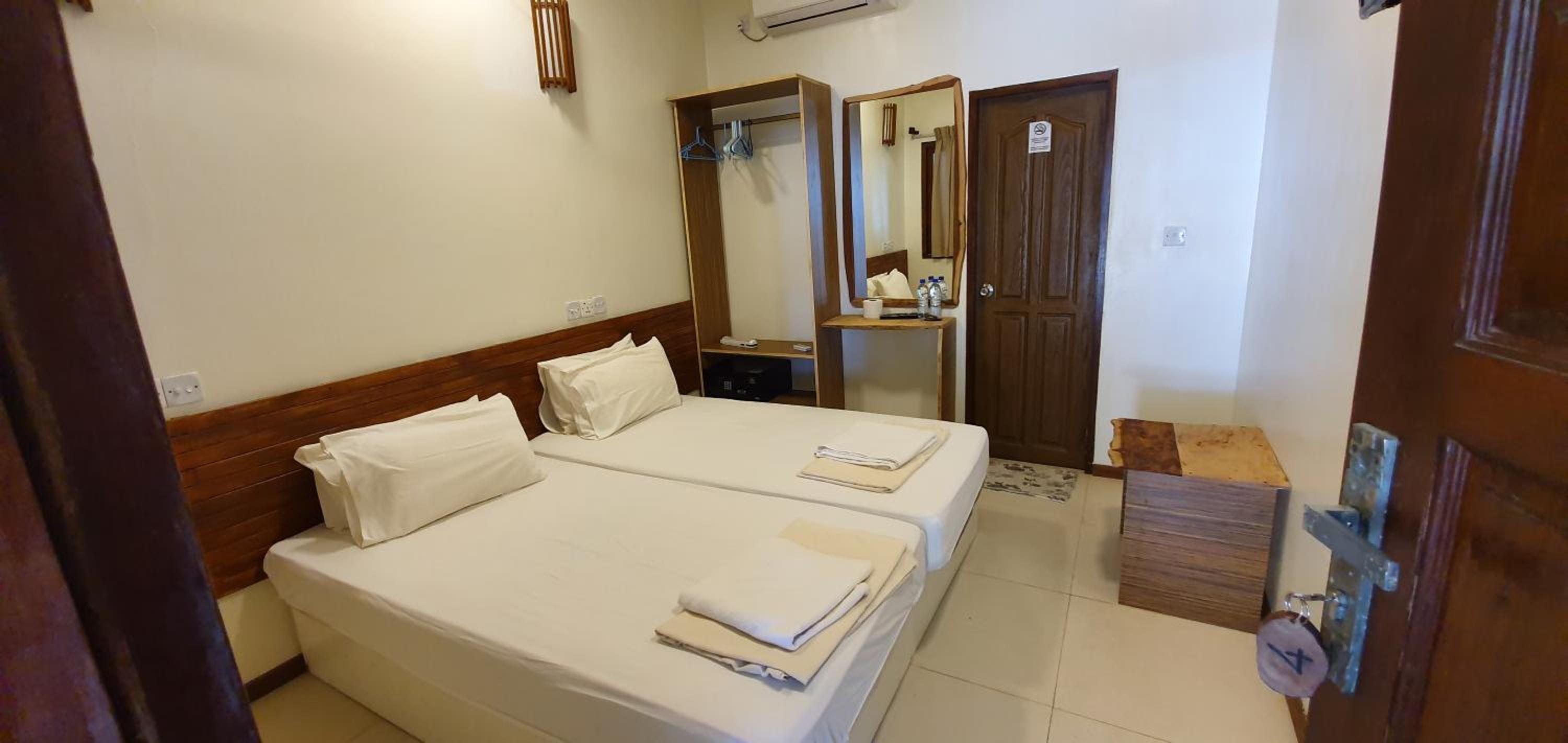 Budget Double Room photo 3