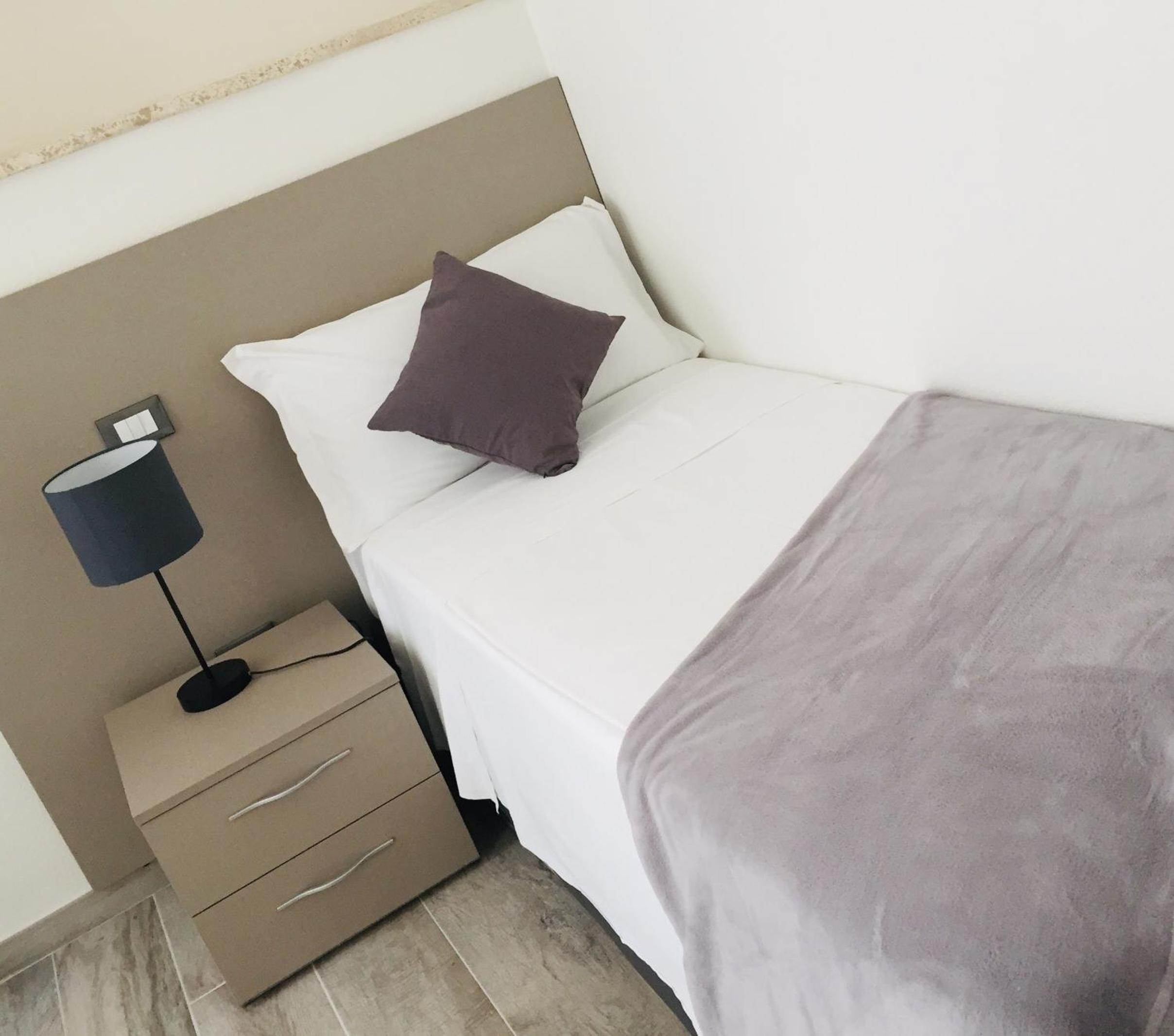 Single Room - Disability Access photo 3