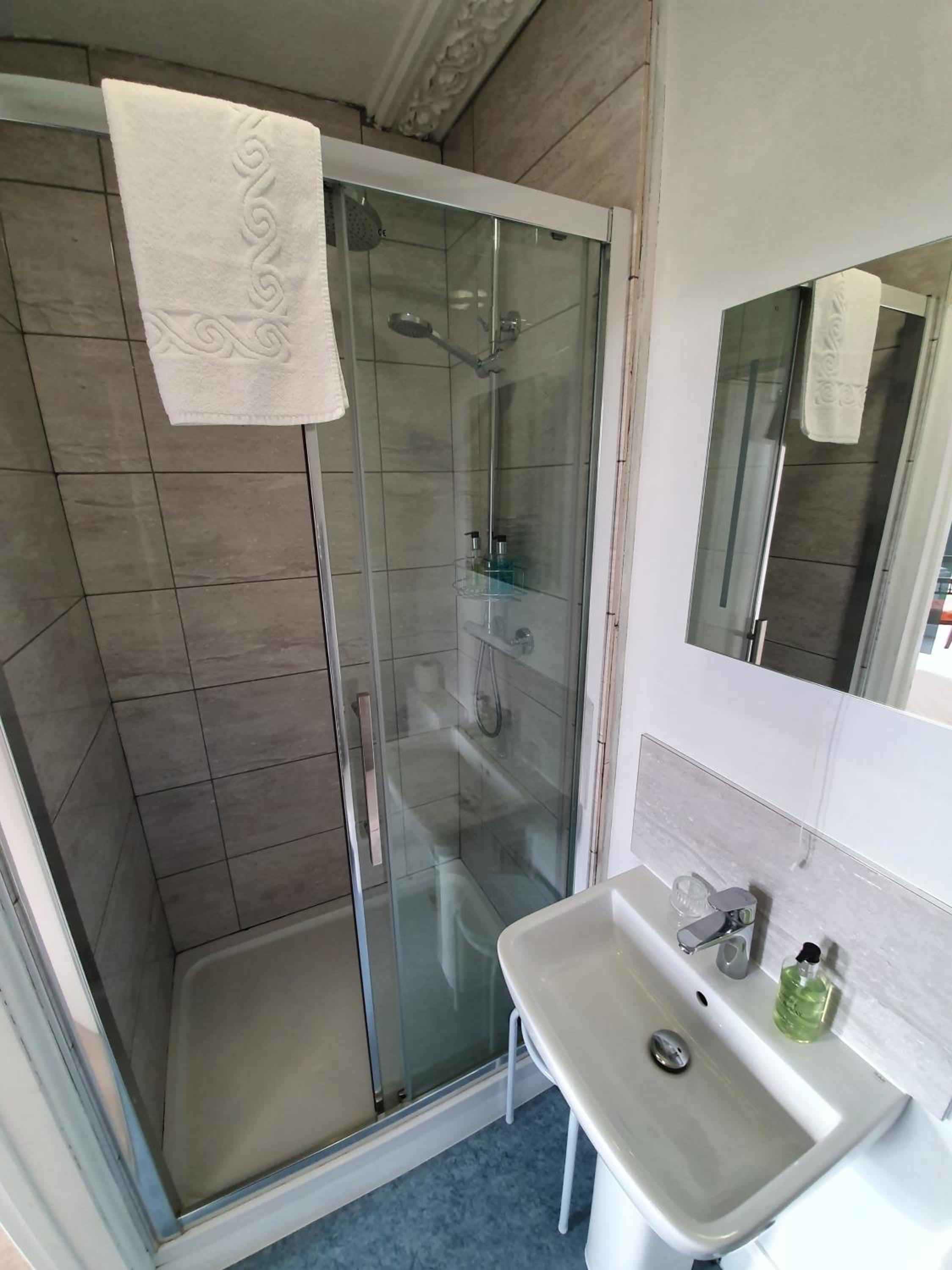 Deluxe Double Room with Sea View - Photo 9