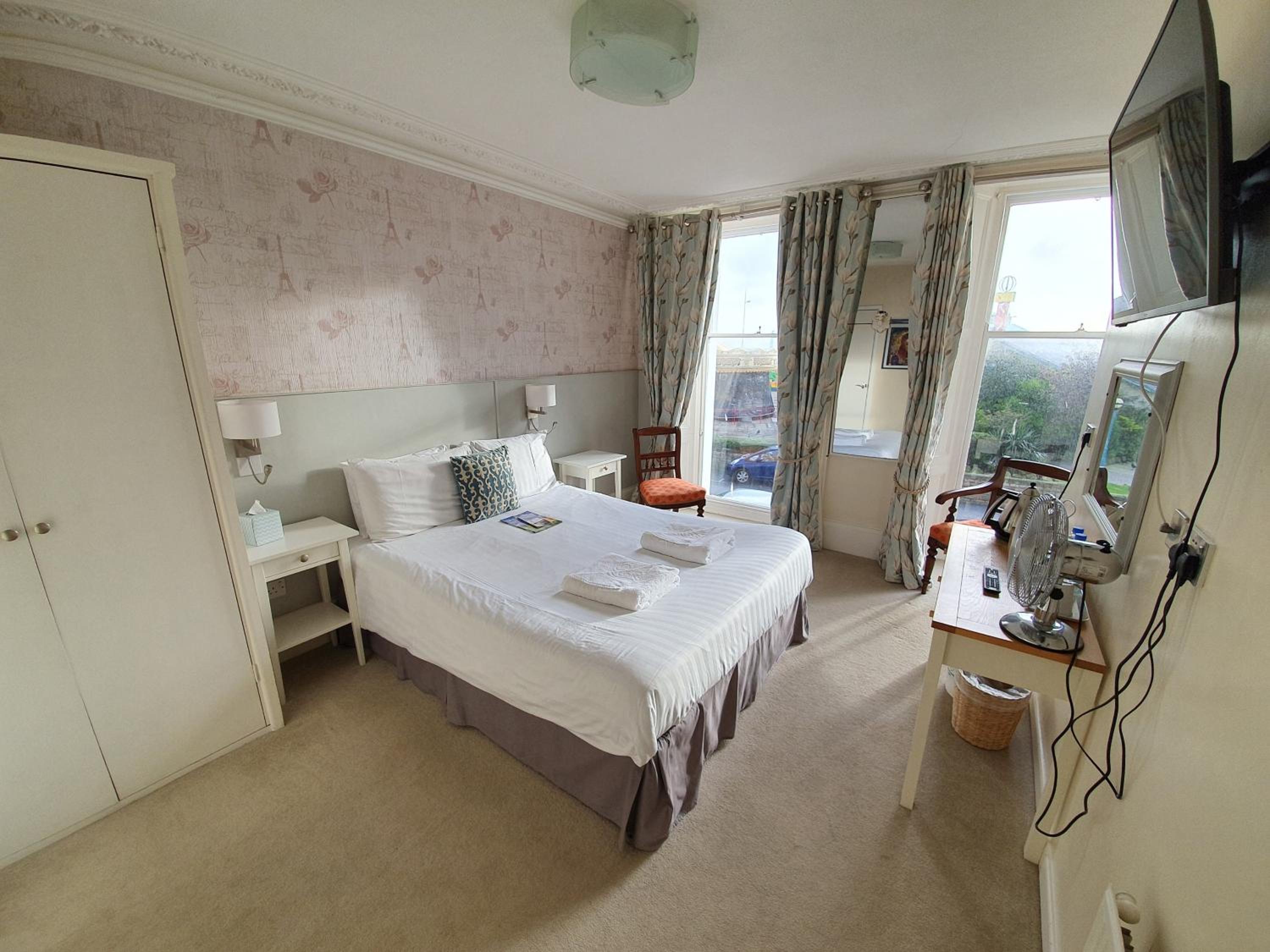 Deluxe Double Room with Sea View - Photo 8
