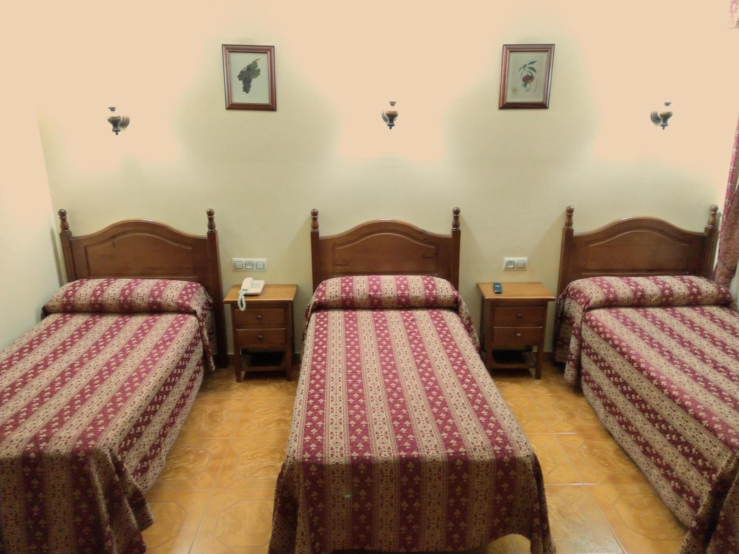 Triple Room - Photo 5