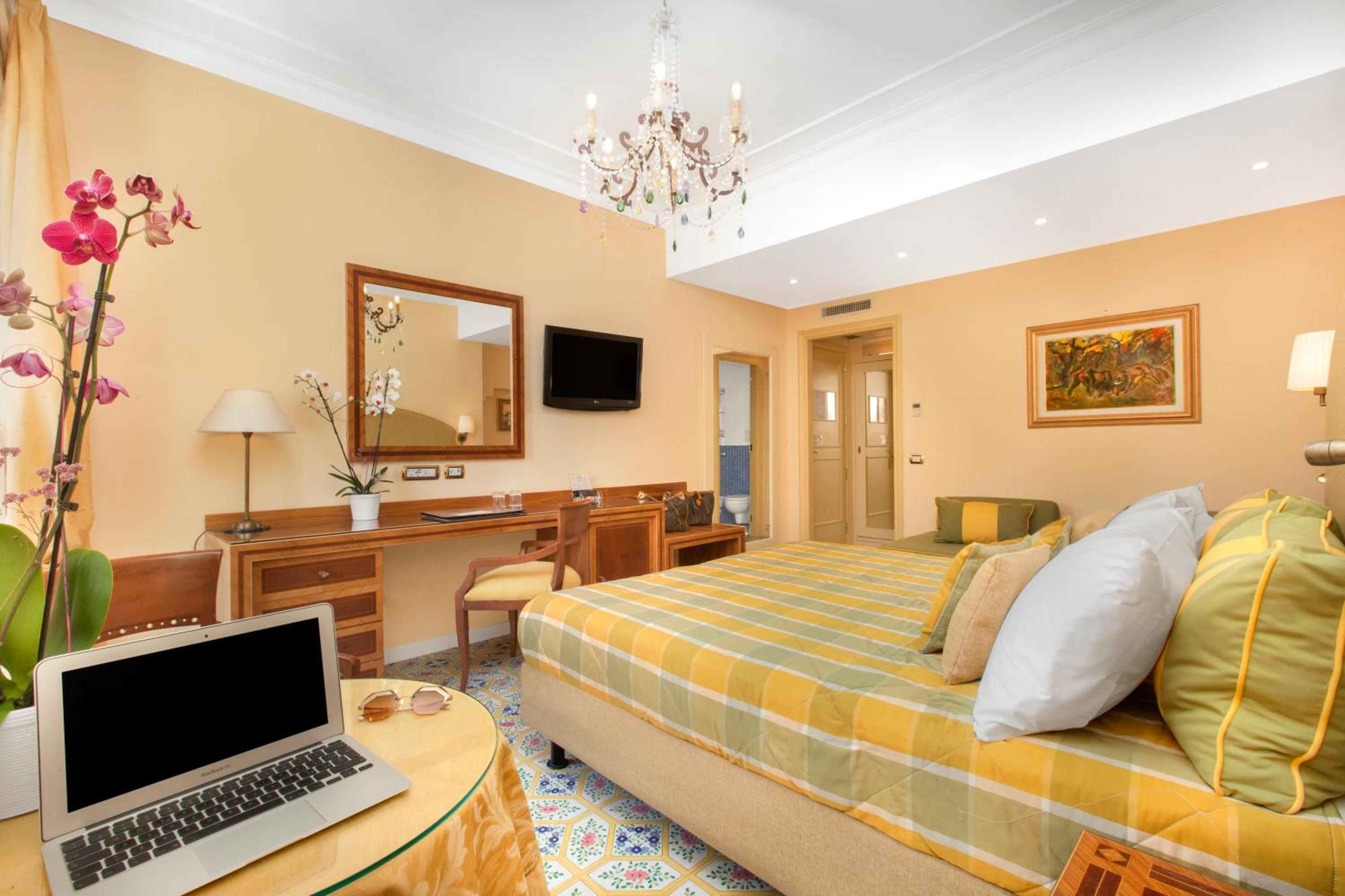 Deluxe Double or Twin Room with Balcony