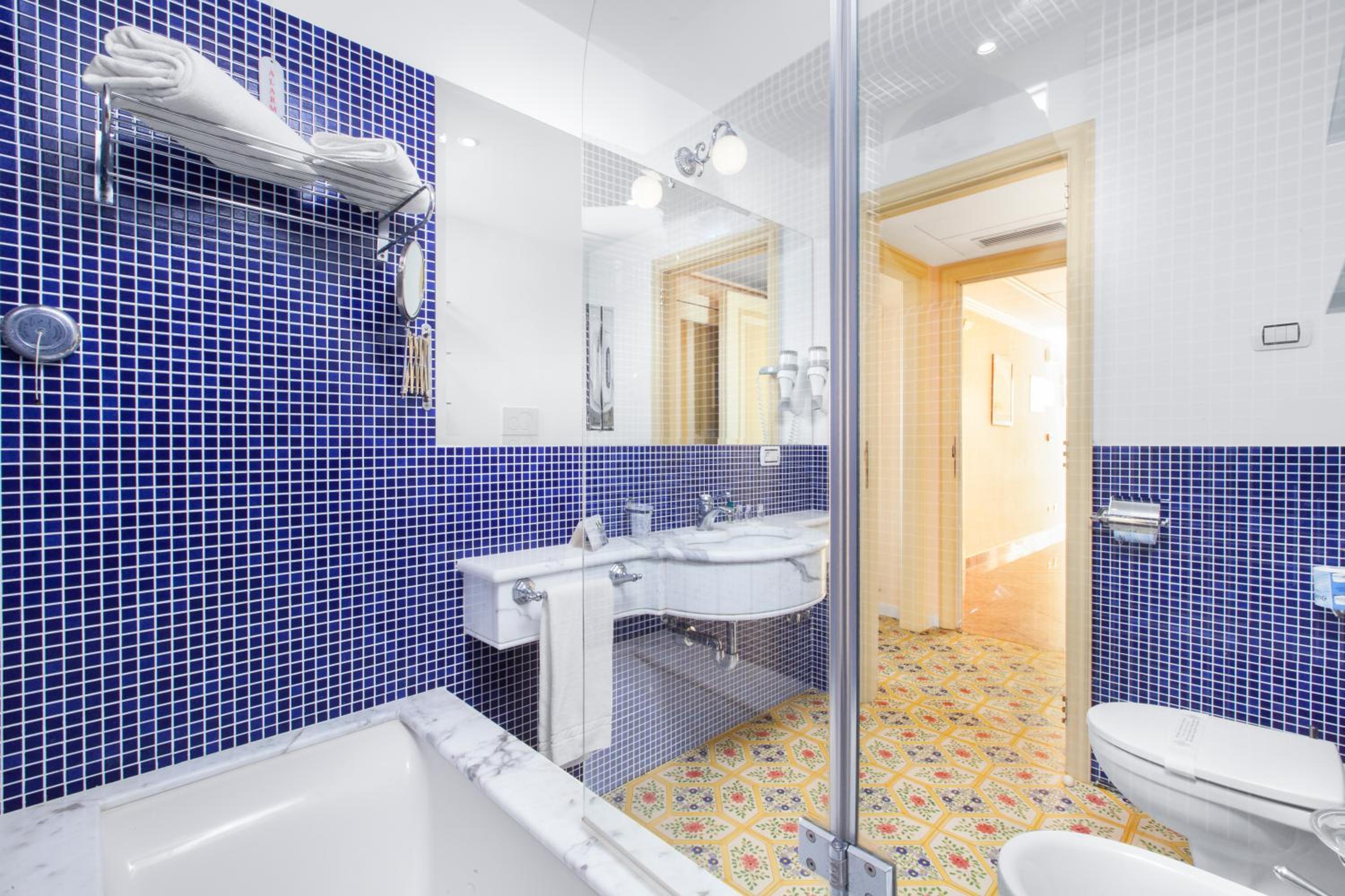 Economy Double or Twin Room - Photo 8