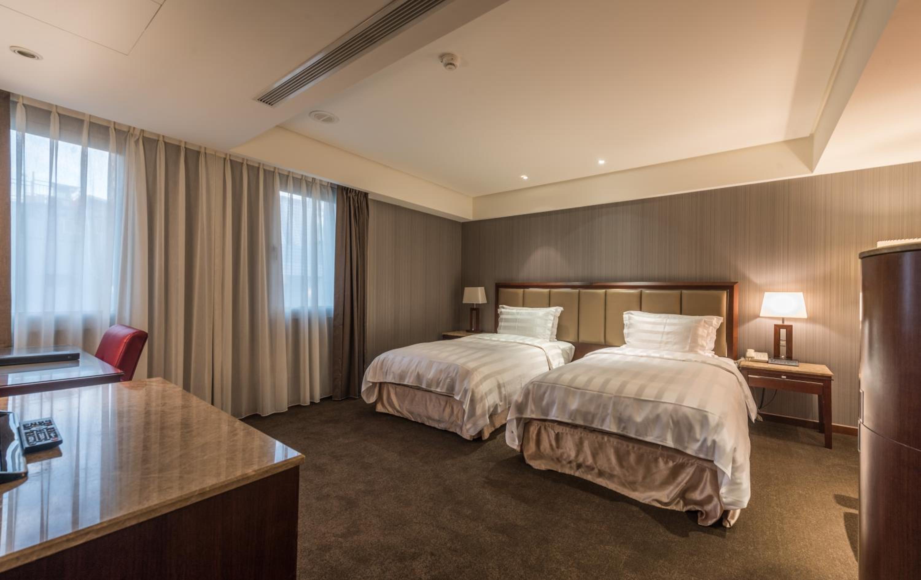 Deluxe Twin Room photo 3