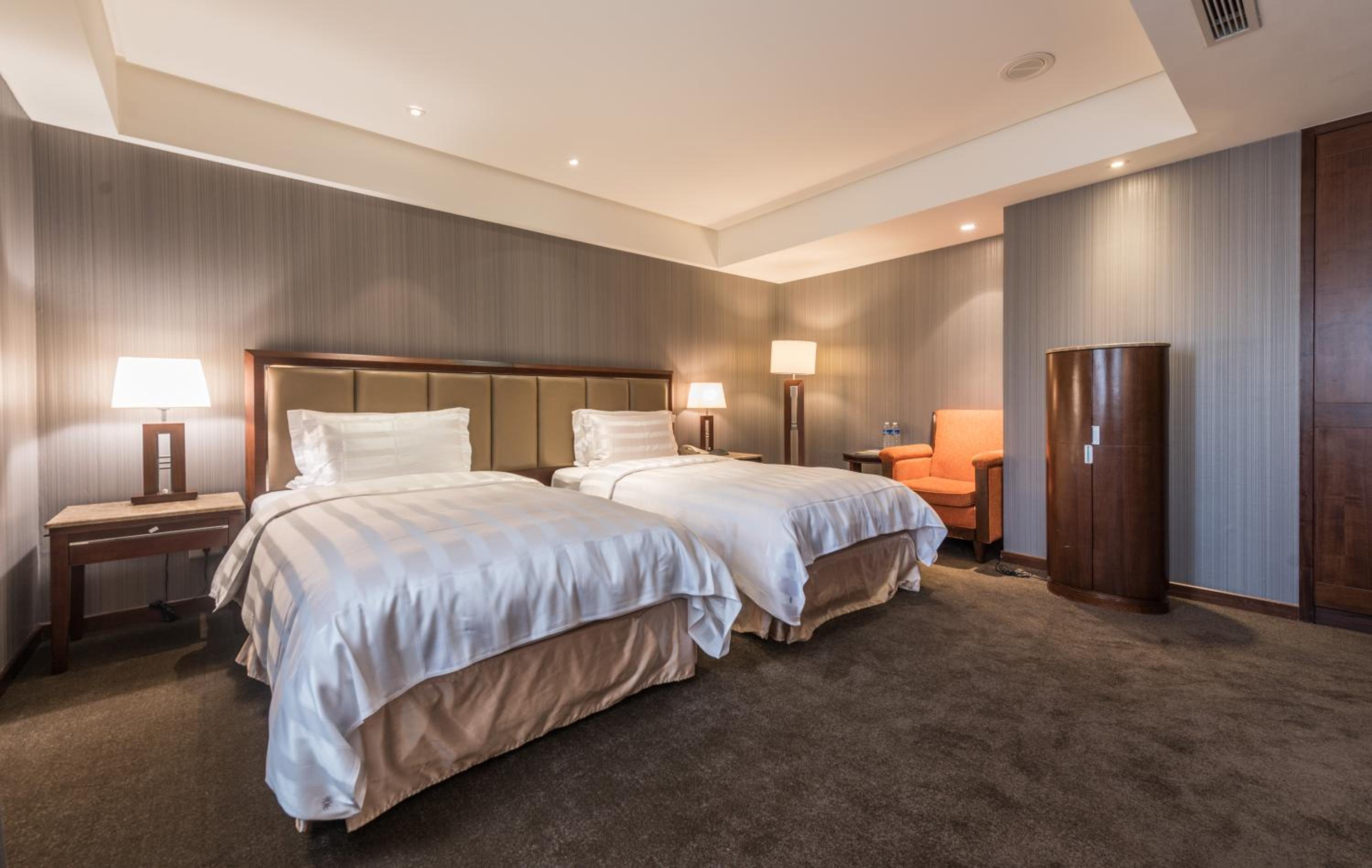 Deluxe Twin Room photo 2