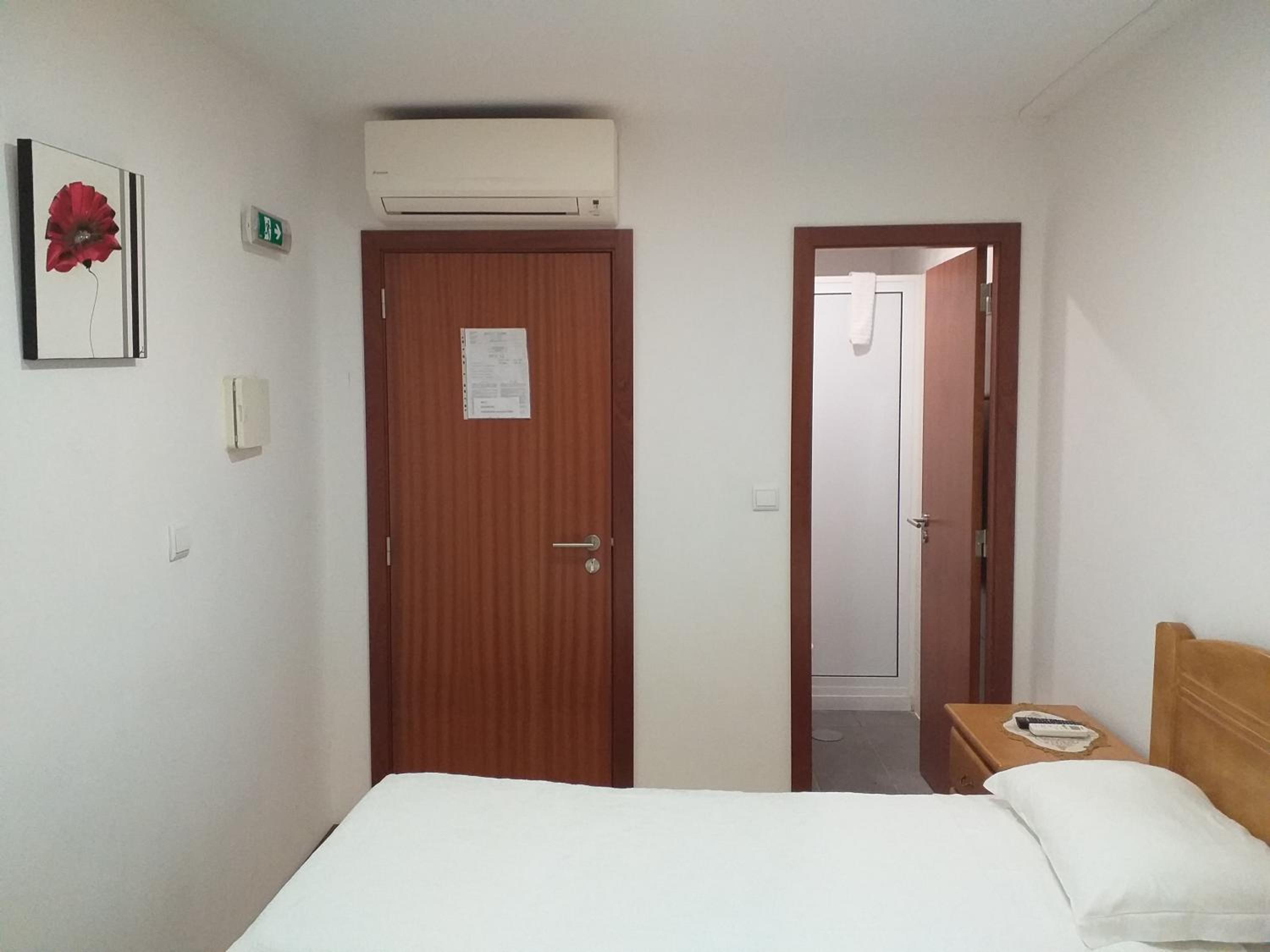 Double Room - Photo 4