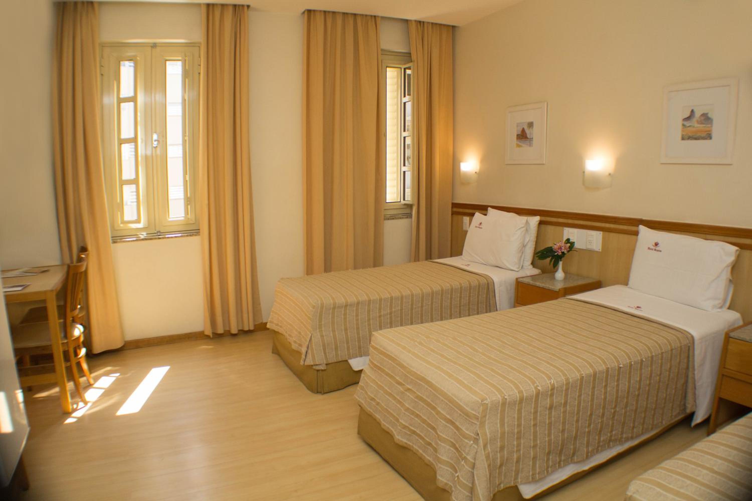 Standard Double Room - Photo 11
