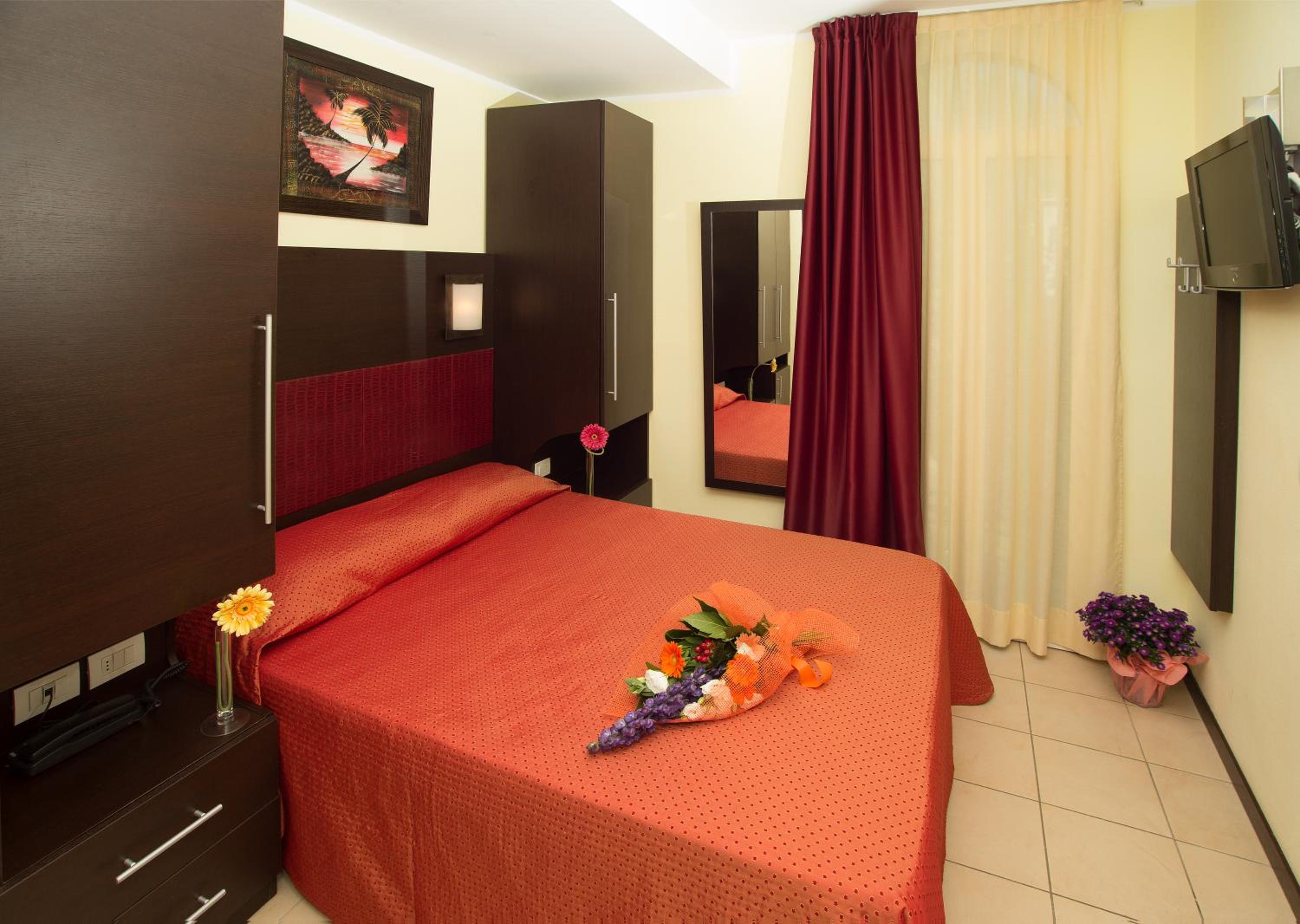 Standard Double or Twin Room - Photo 1