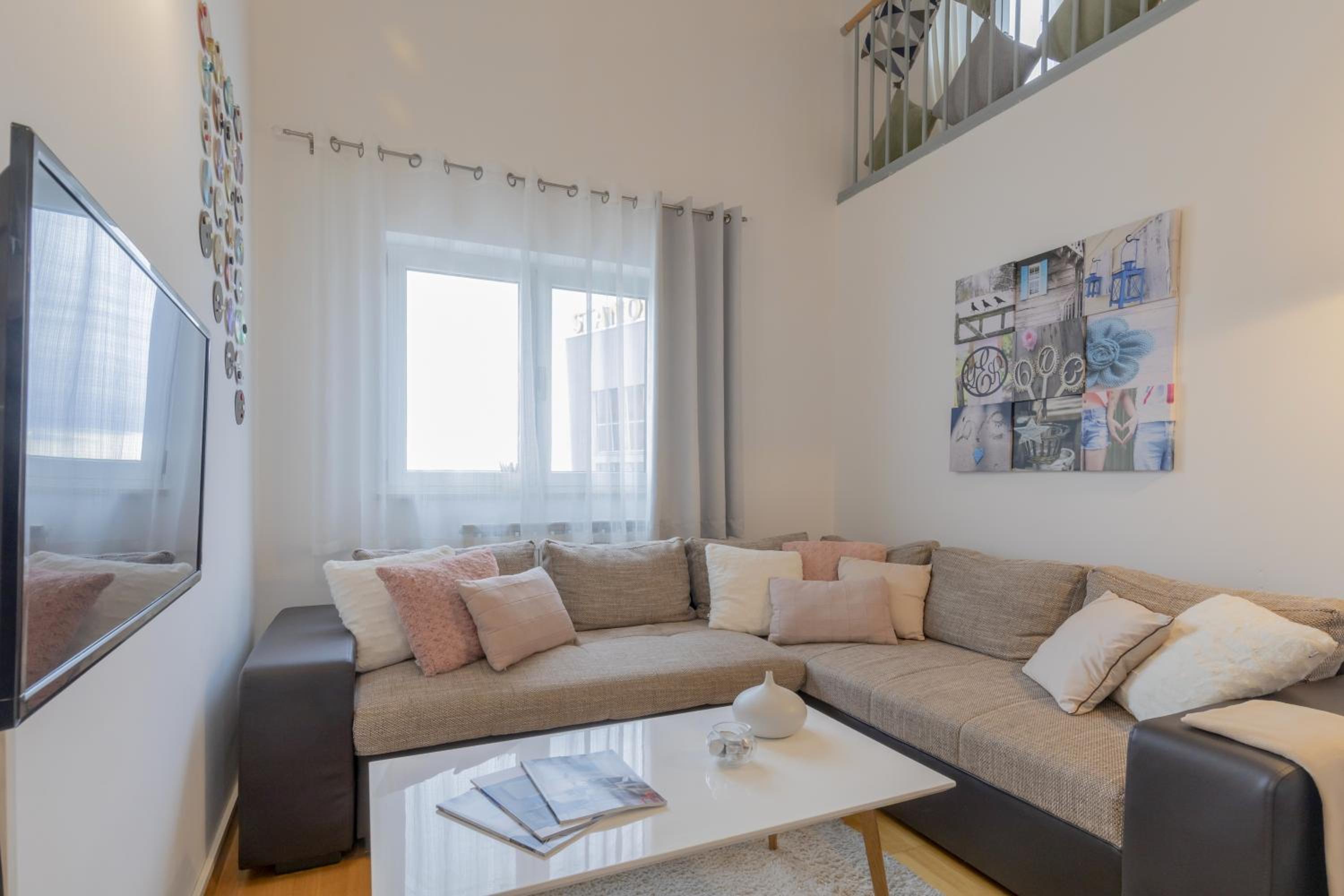 Apartment with Terrace - Photo 38