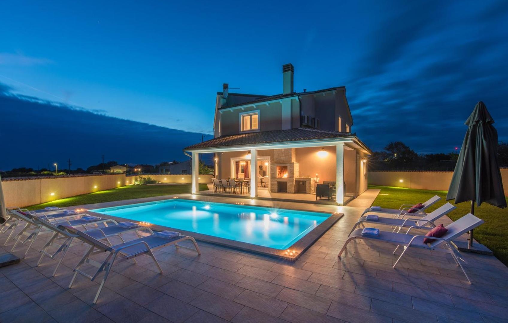 Villa With Private Pool photo 3