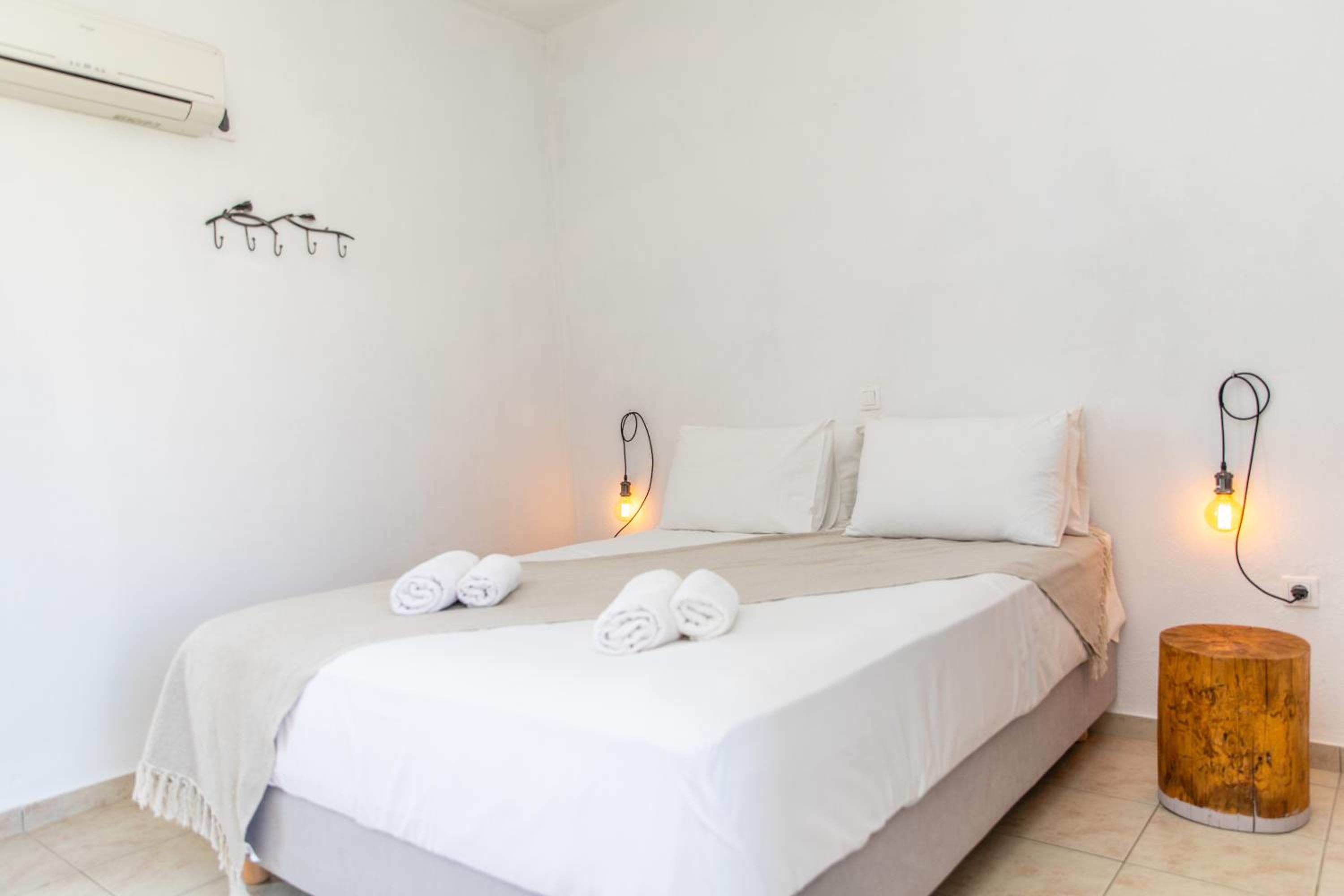 Studio Apartment photo 1
