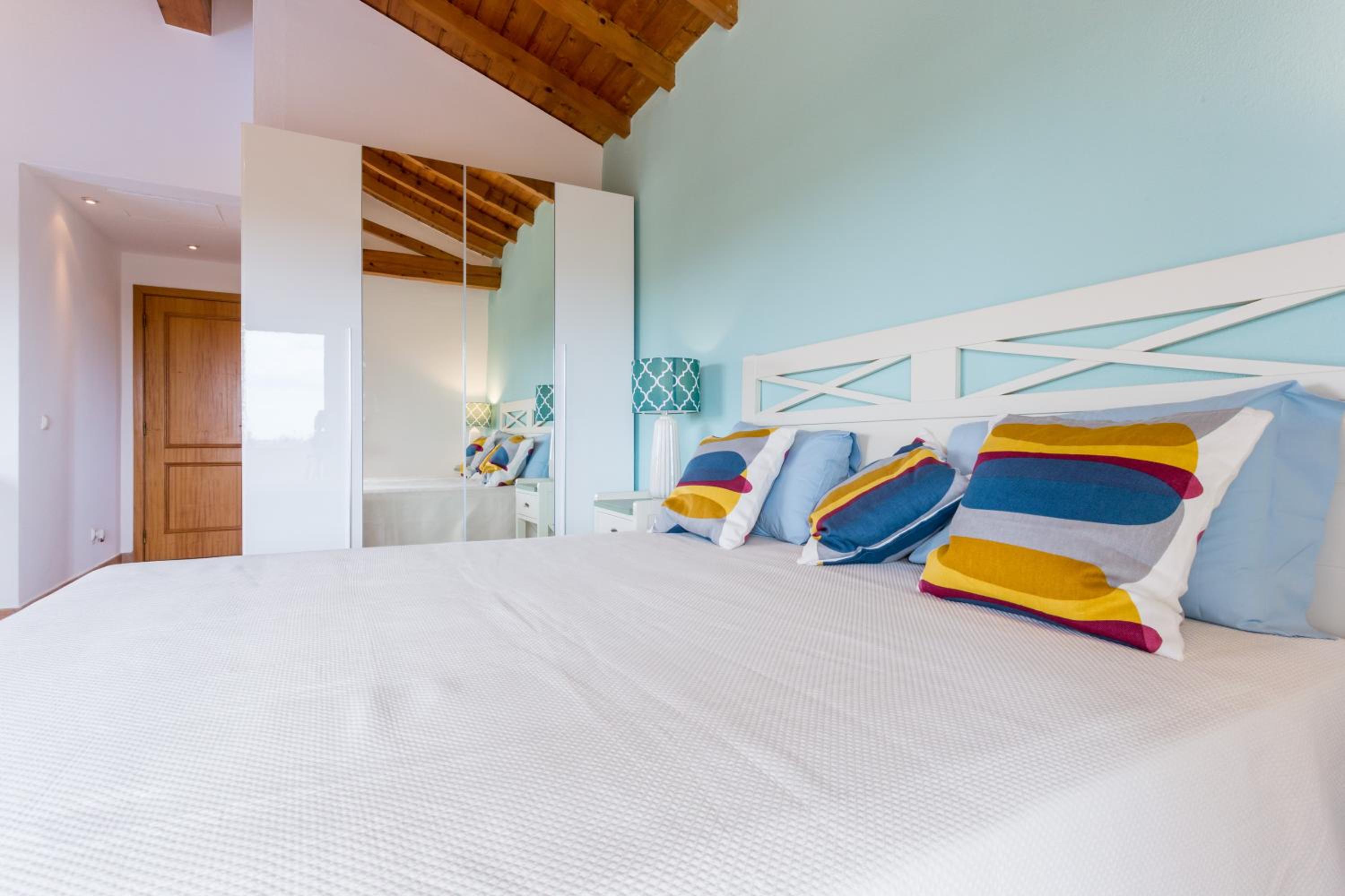 King Room with Pool View photo 2