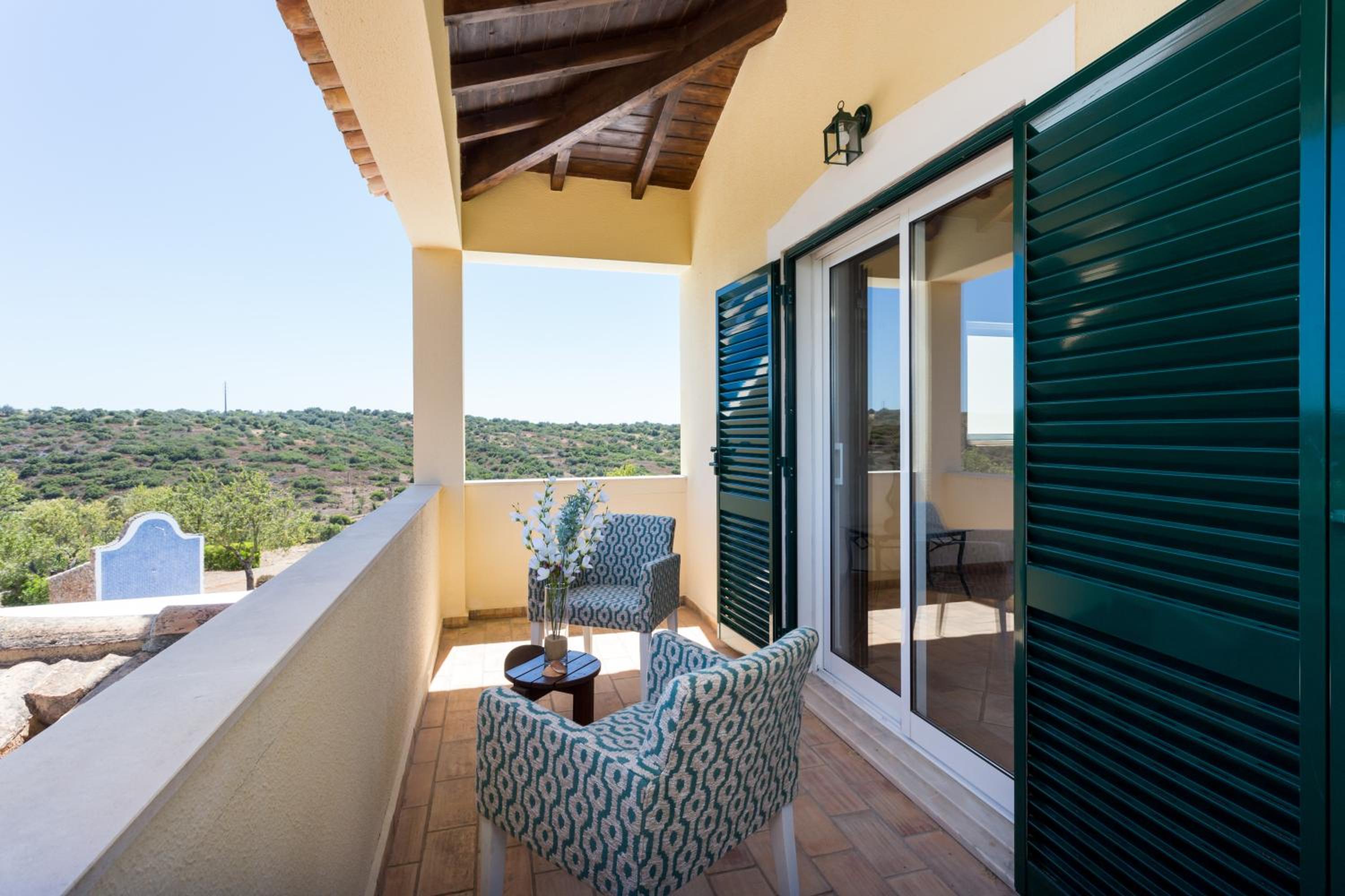 King Room with Pool View photo 3