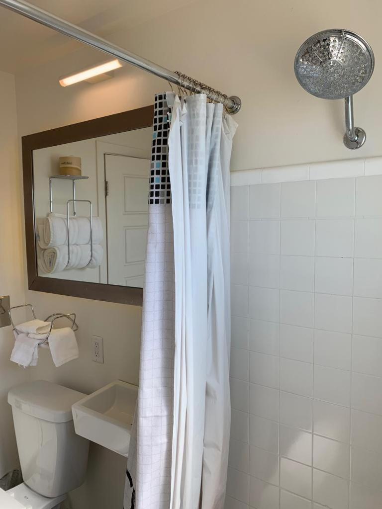 Deluxe King Room - Photo 6