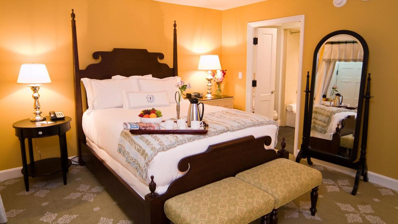 Resort View Porch Room - One Queen Bed - Photo 1