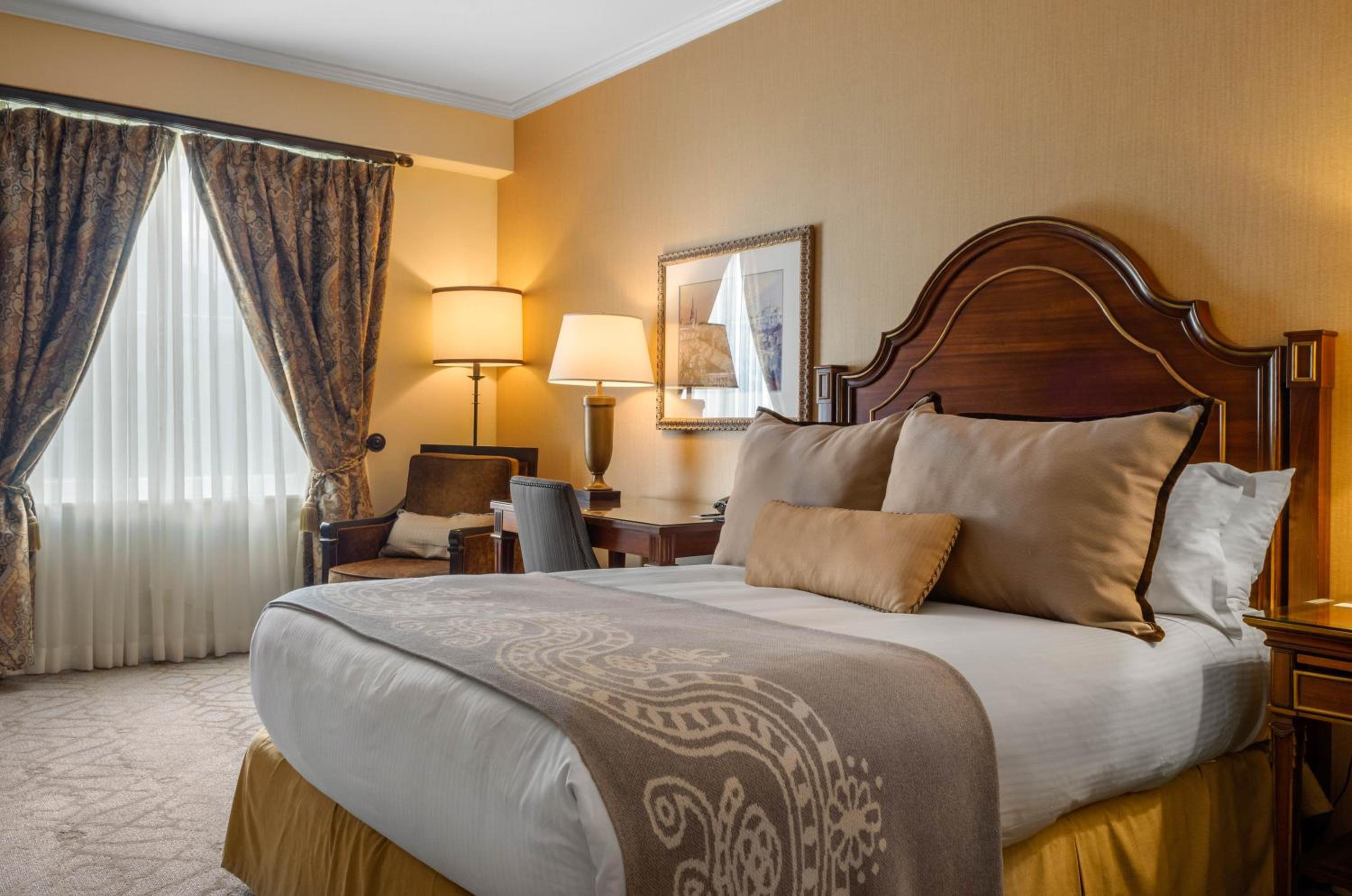 Deluxe Queen Room - Photo 3