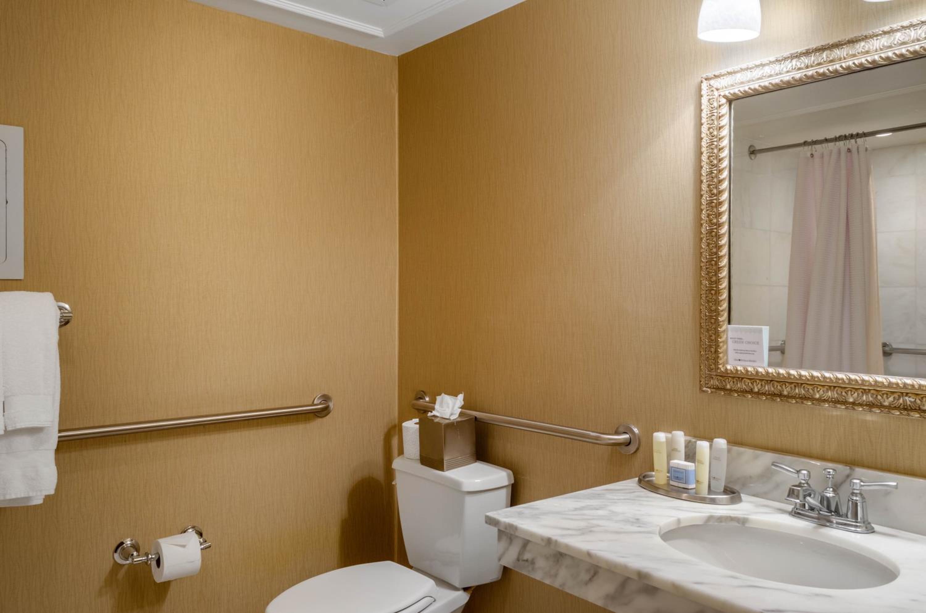 ADA Premier Room - 2 Double Beds - Photo 2