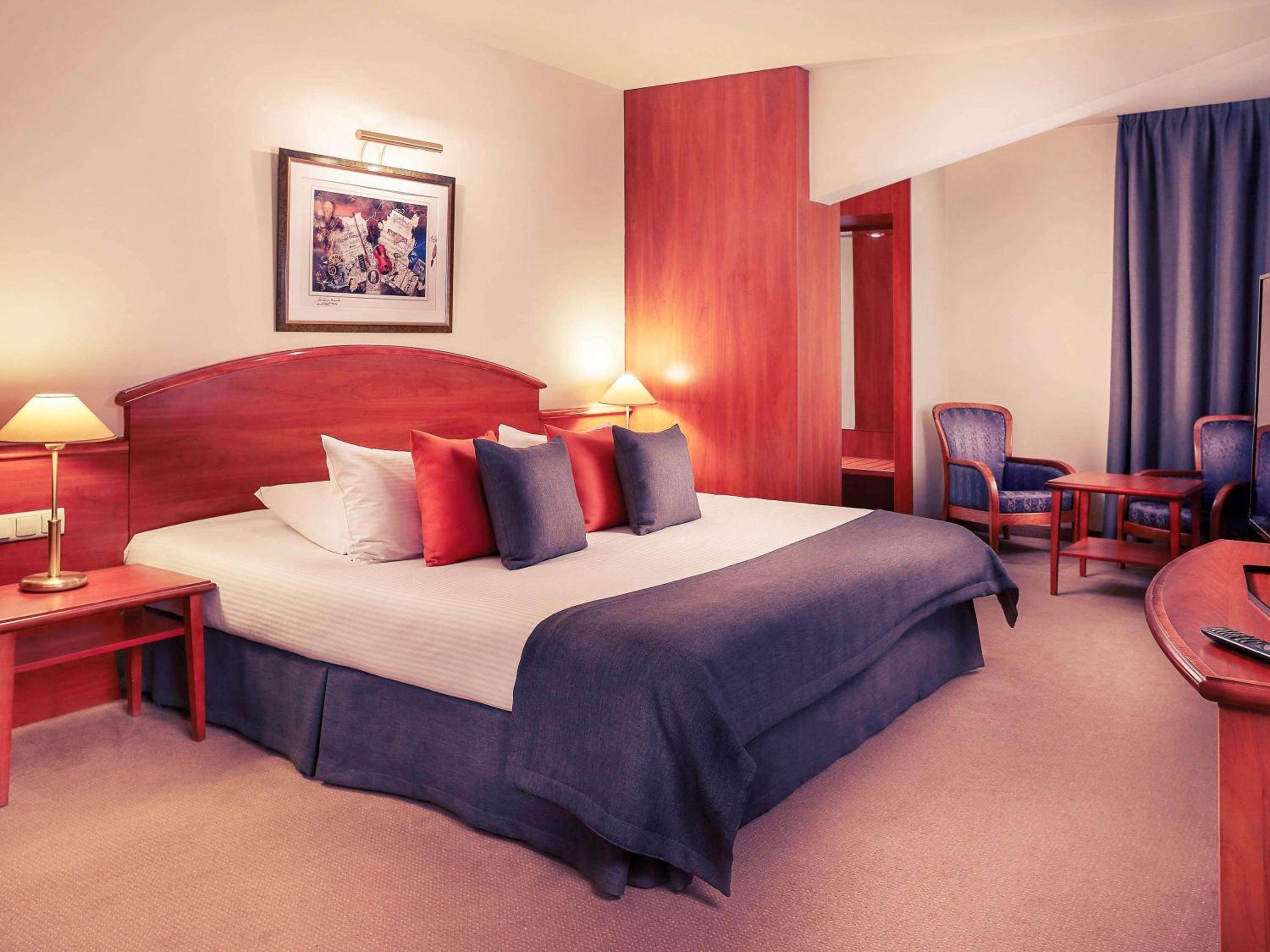 Presidential Suite with One Large Bed photo 2