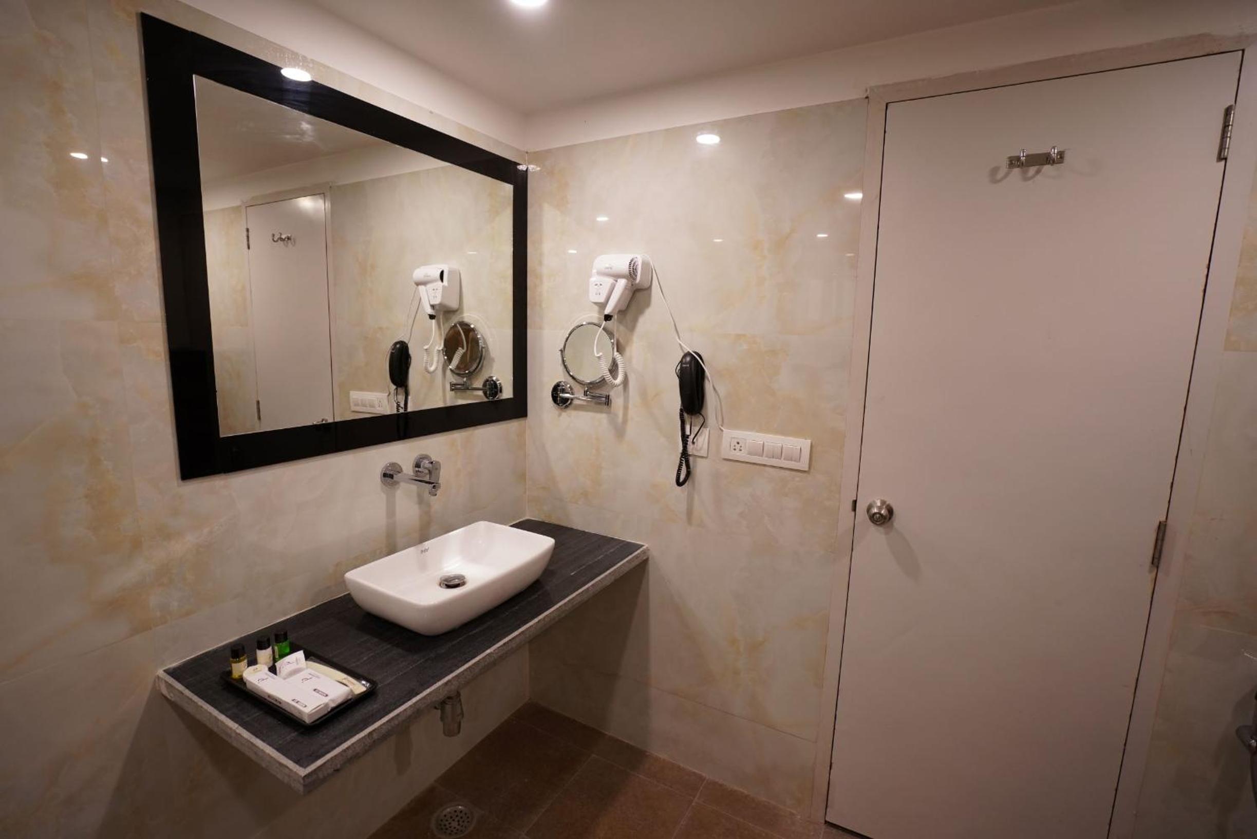 Deluxe Twin Room - Photo 4