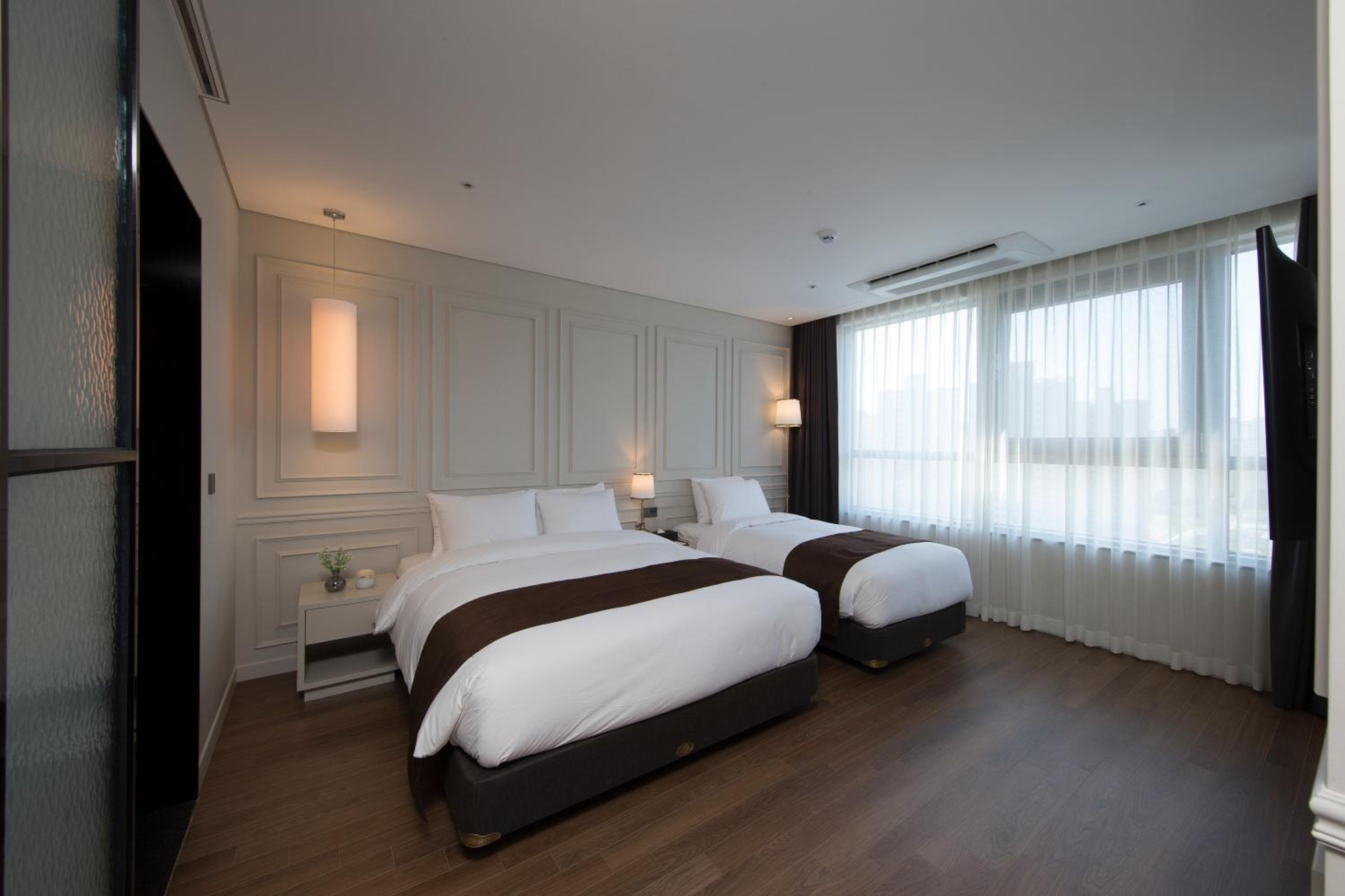 Executive King Room - Non-Smoking