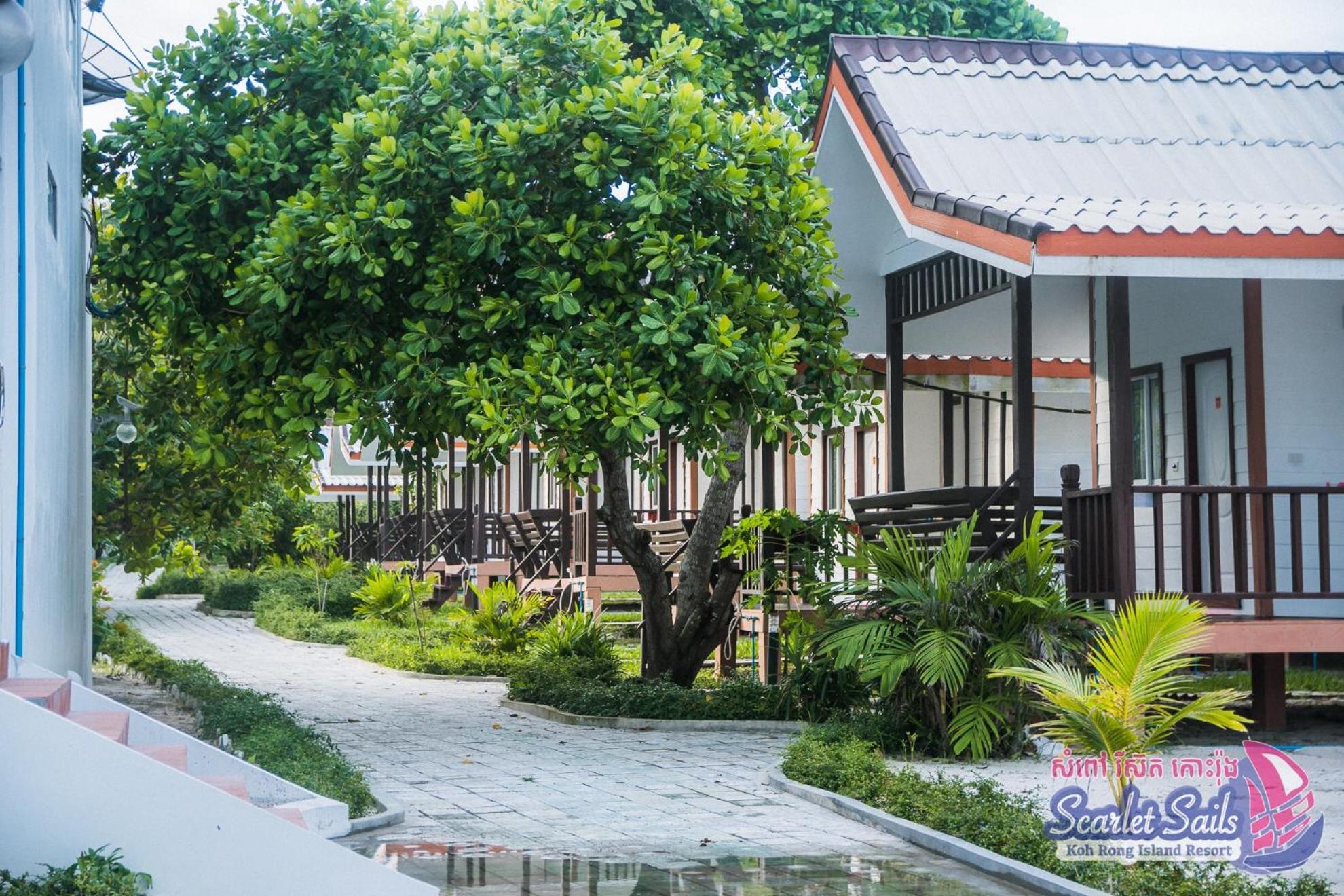 Deluxe Bungalow with Garden View - Photo 10