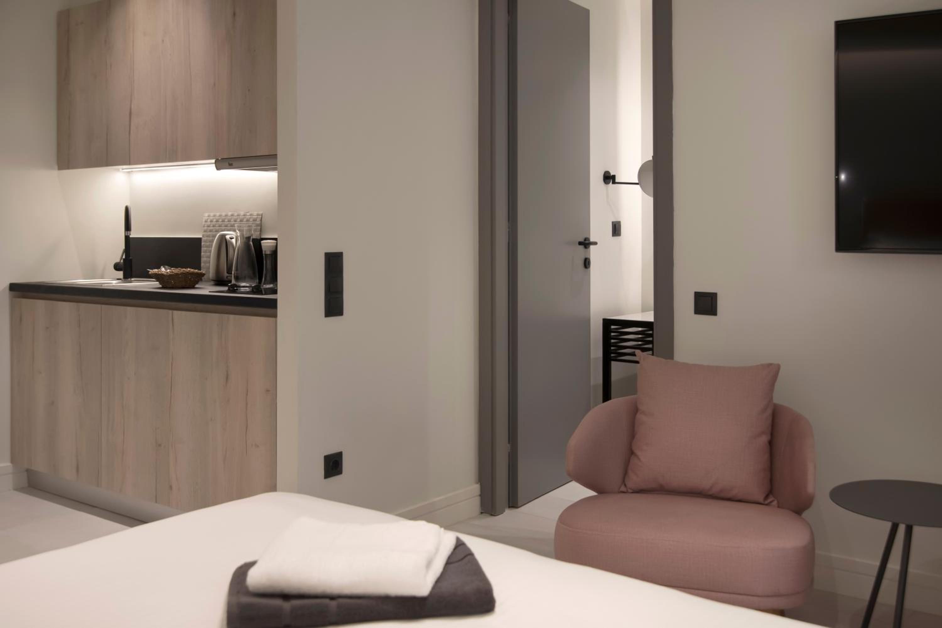 Deluxe Double Room photo 3