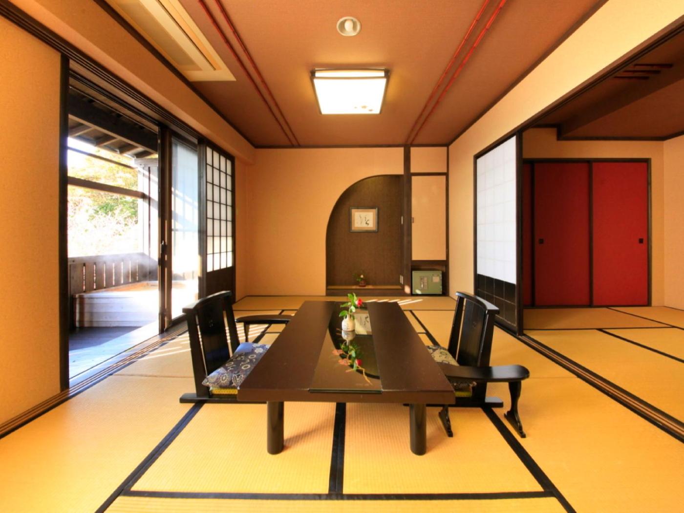 Deluxe Family Room