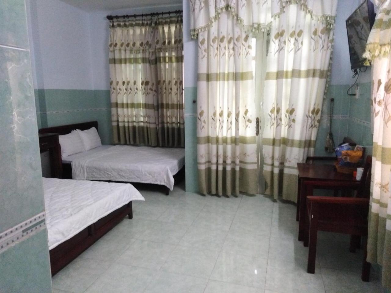 Family Room - Photo 3