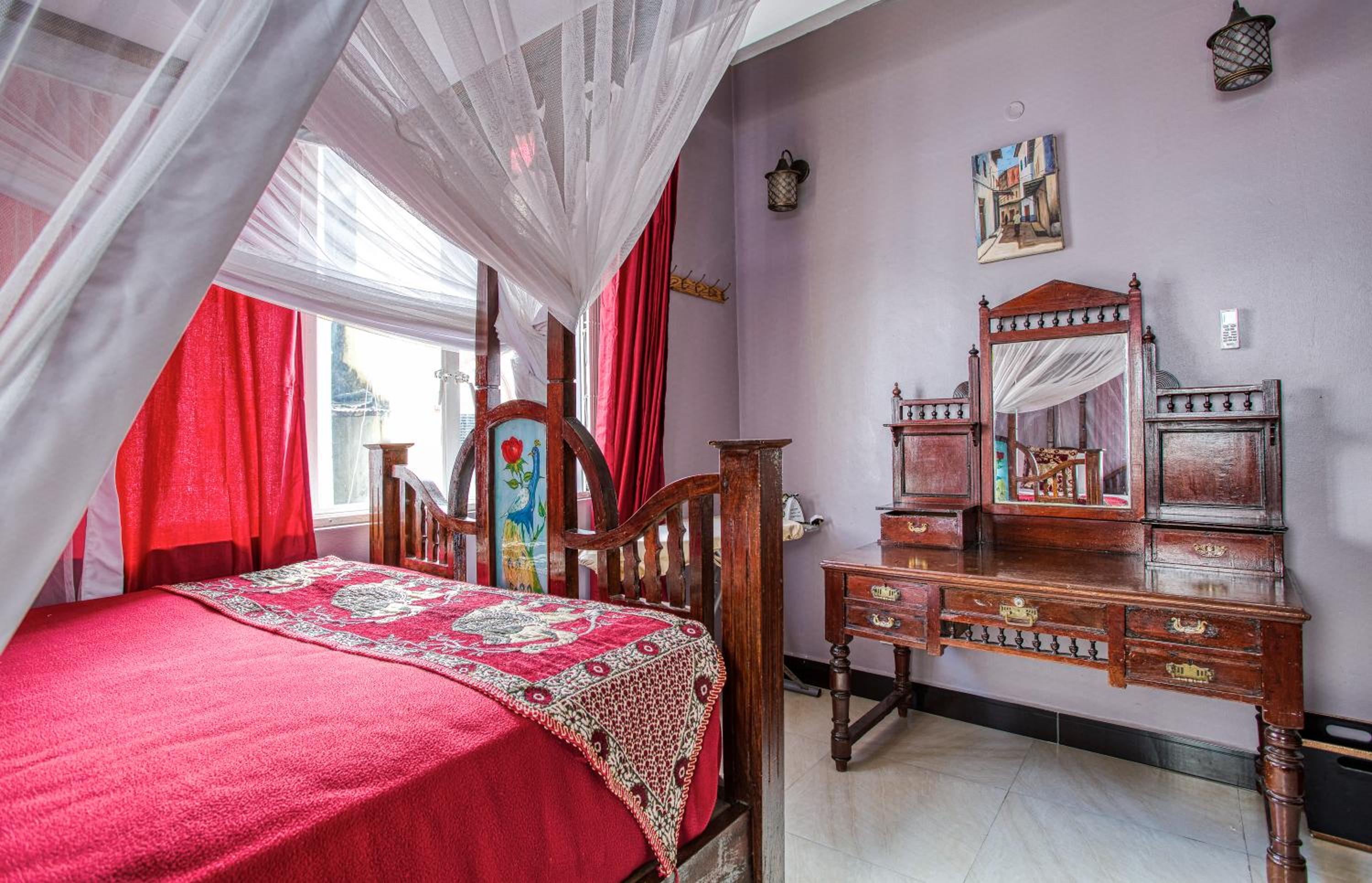 Freddie Mercury Apartments With Balcony & City View