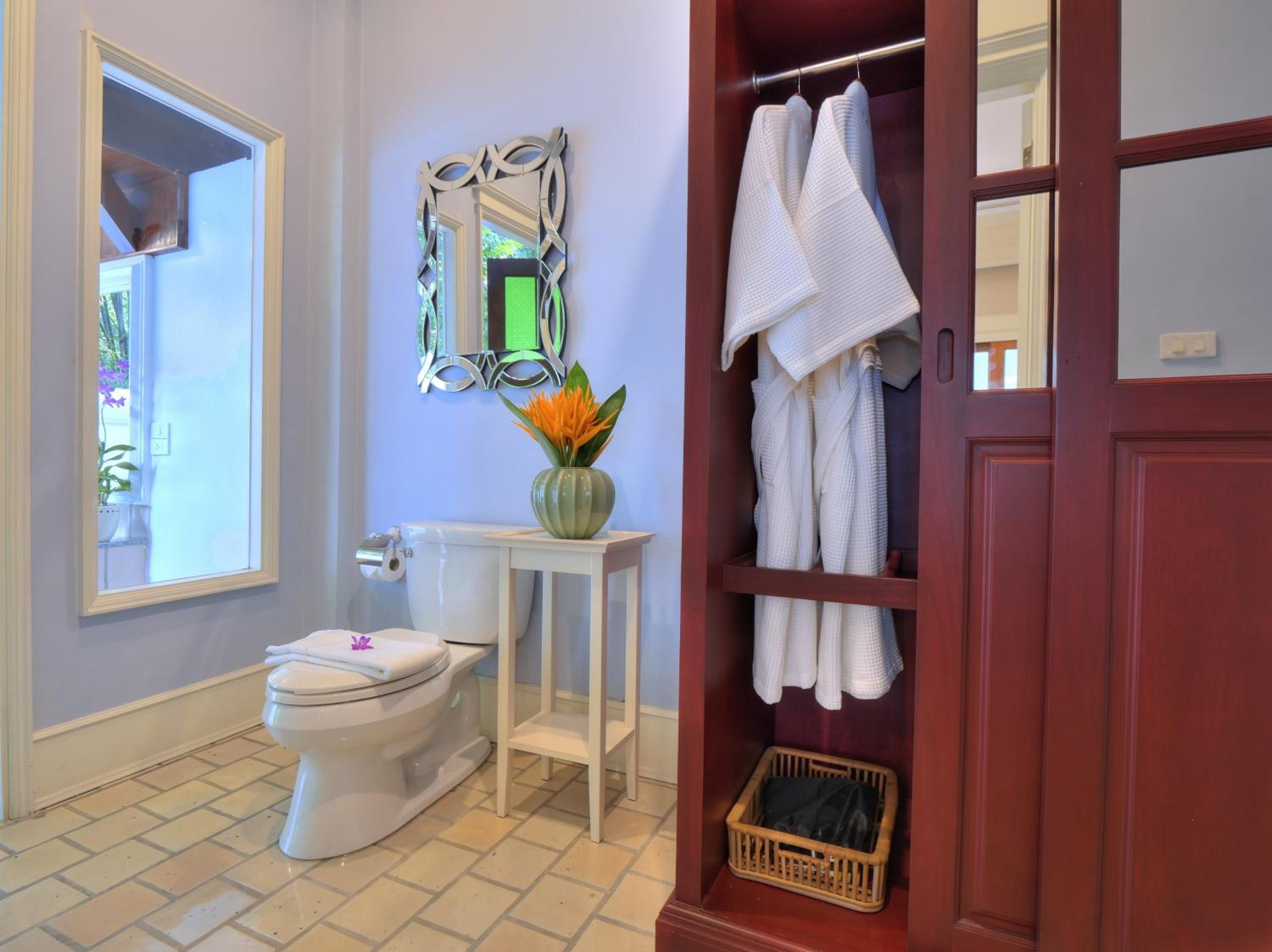 Deluxe King Room - Photo 5