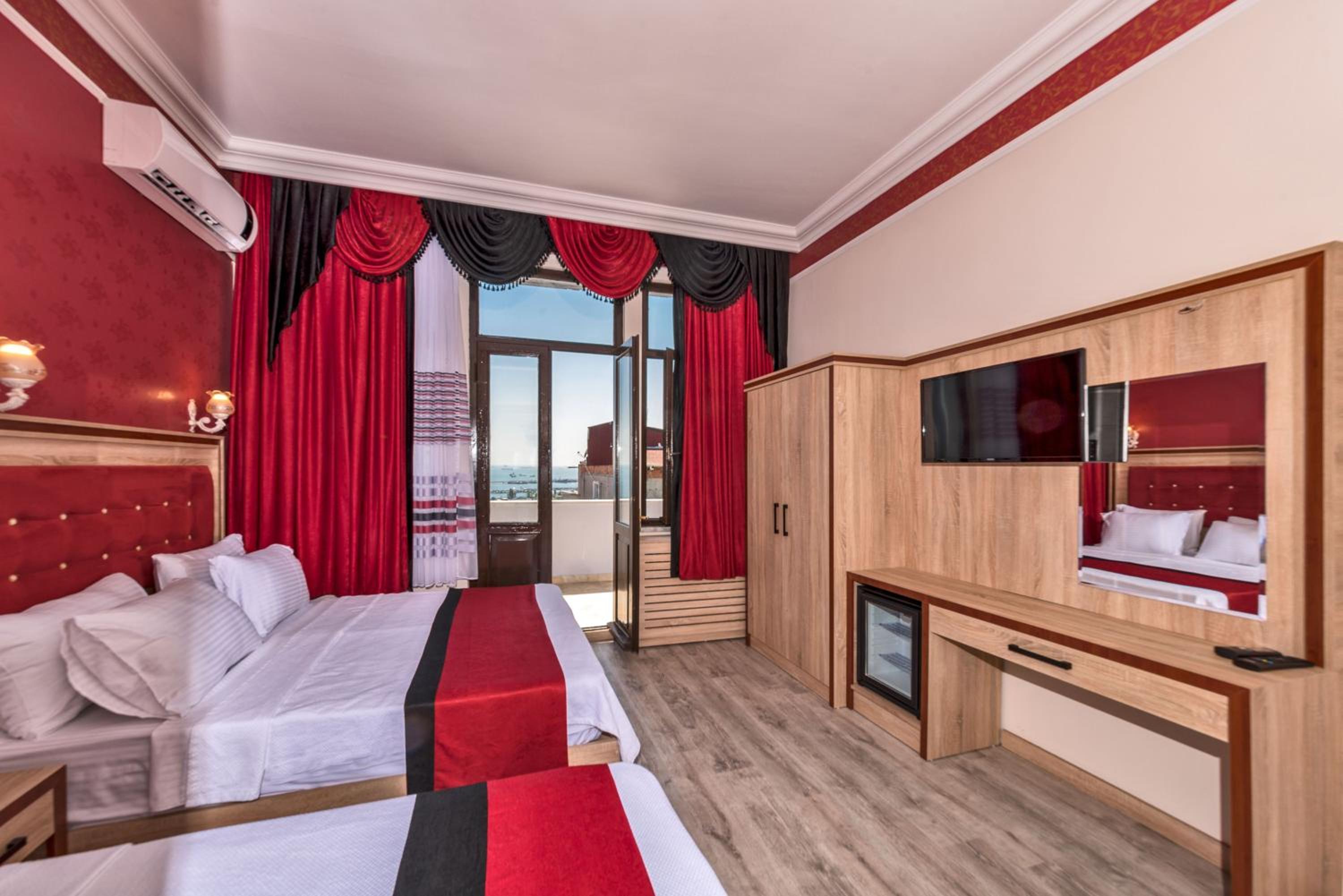 Triple Room with Balcony photo 1