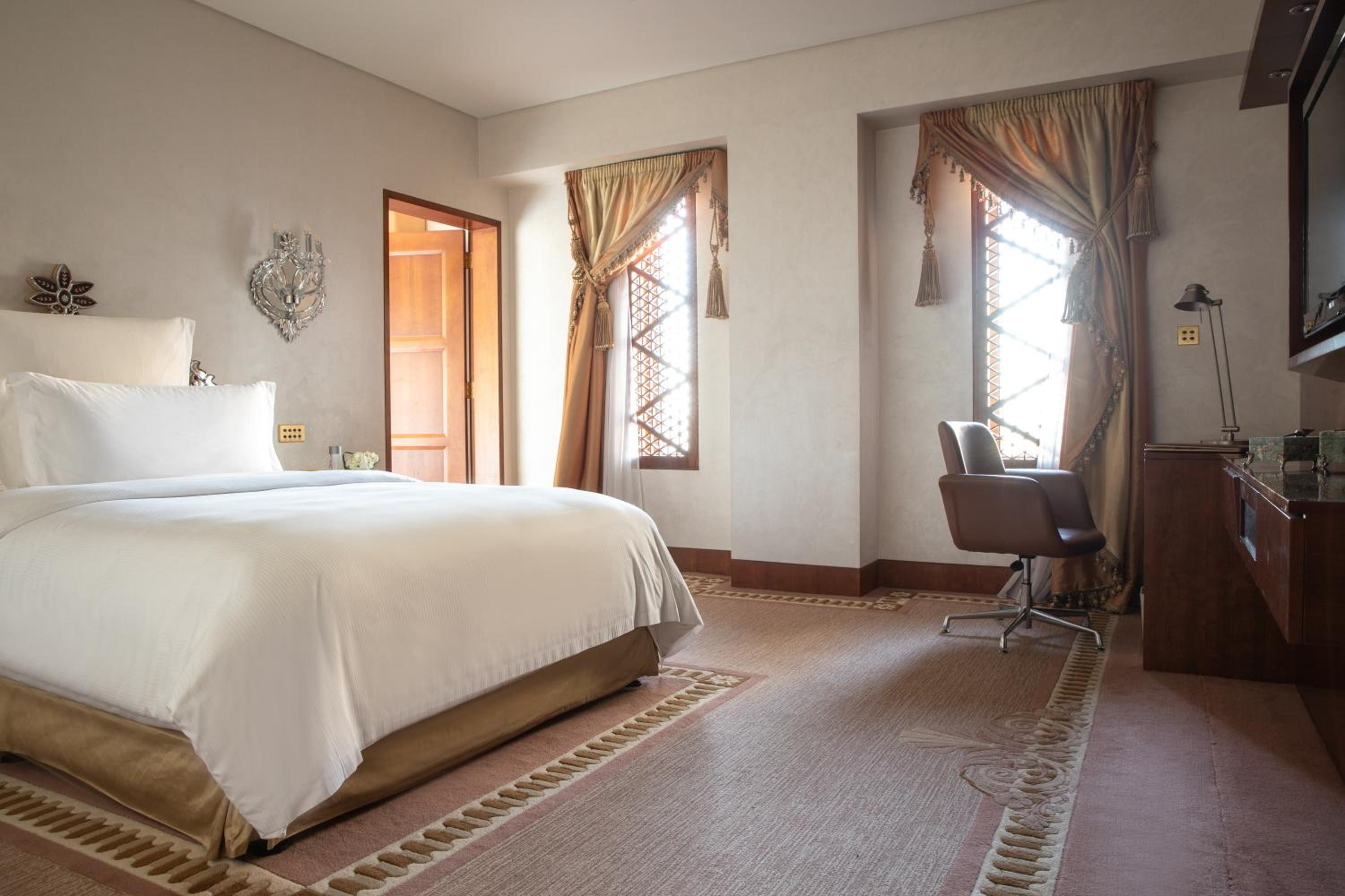 Royal Suite - Photo 3