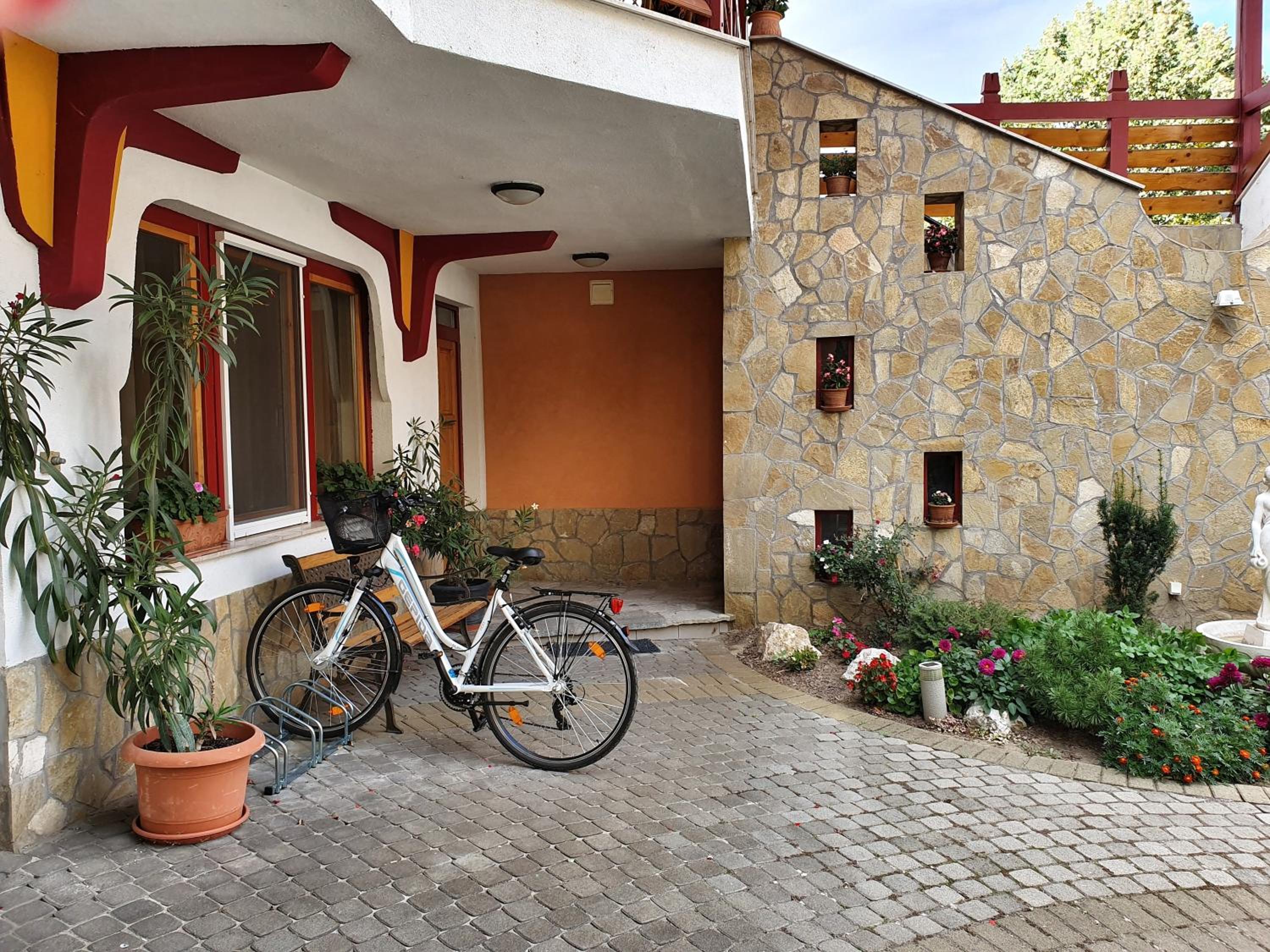 Apartment - Photo 33