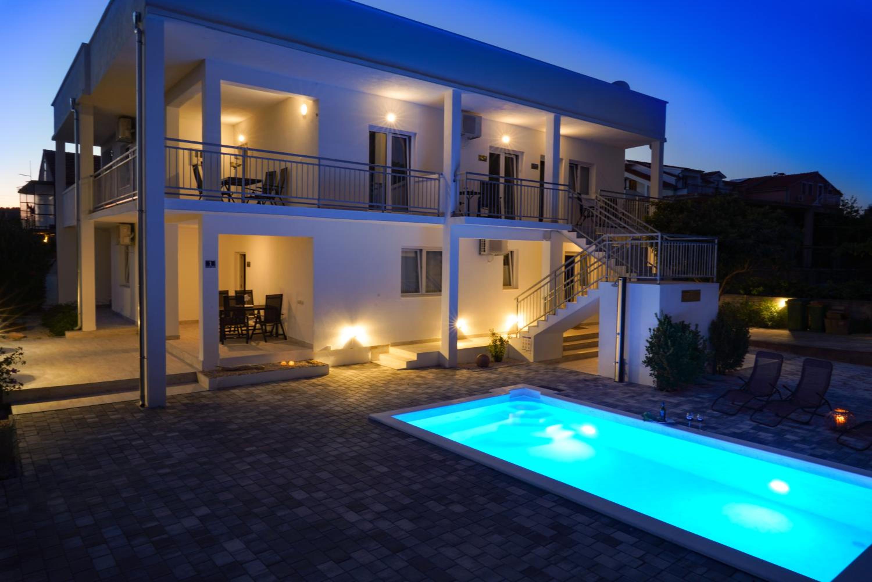 Apartment with Balcony photo 3