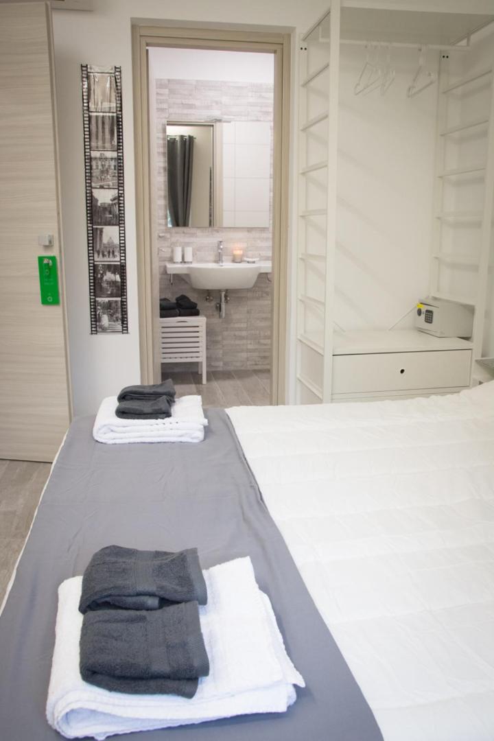 Double Room with Private Bathroom photo 1